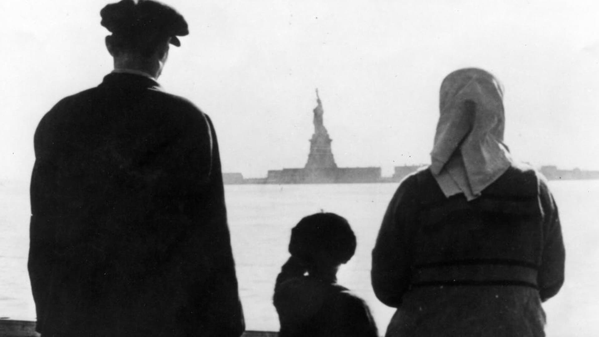 Ellis Island, une histoire du rêve américain backdrop
