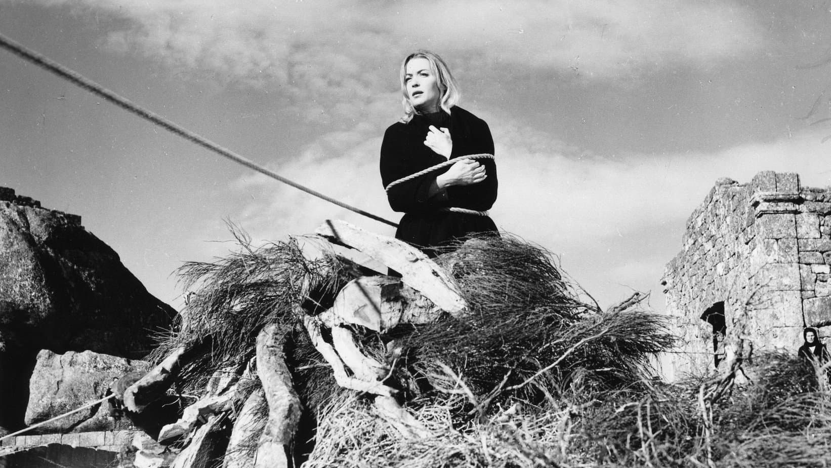 The Crime of Aldeia Velha backdrop