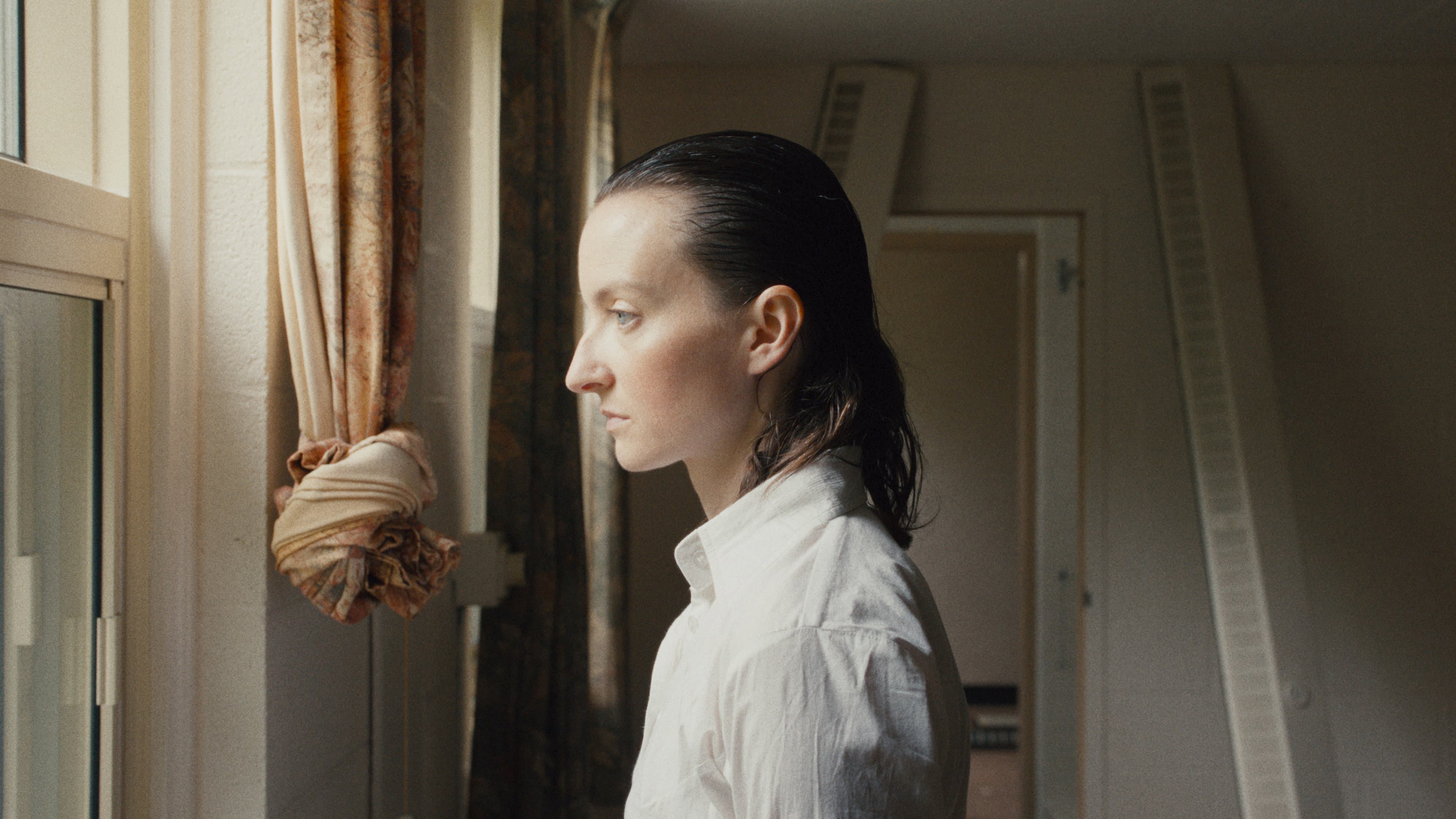 Mademoiselle Kenopsia backdrop