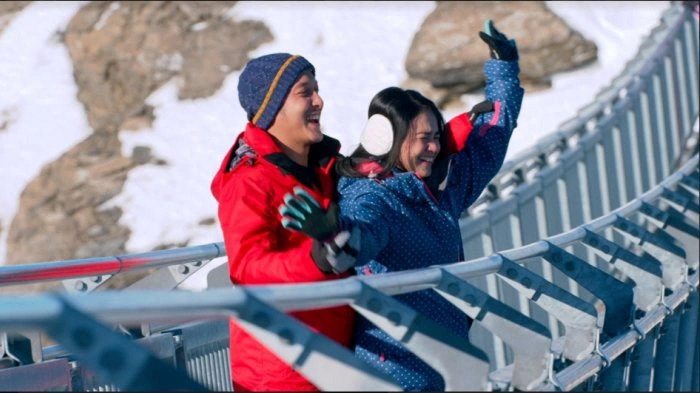 London Love Story 2 backdrop