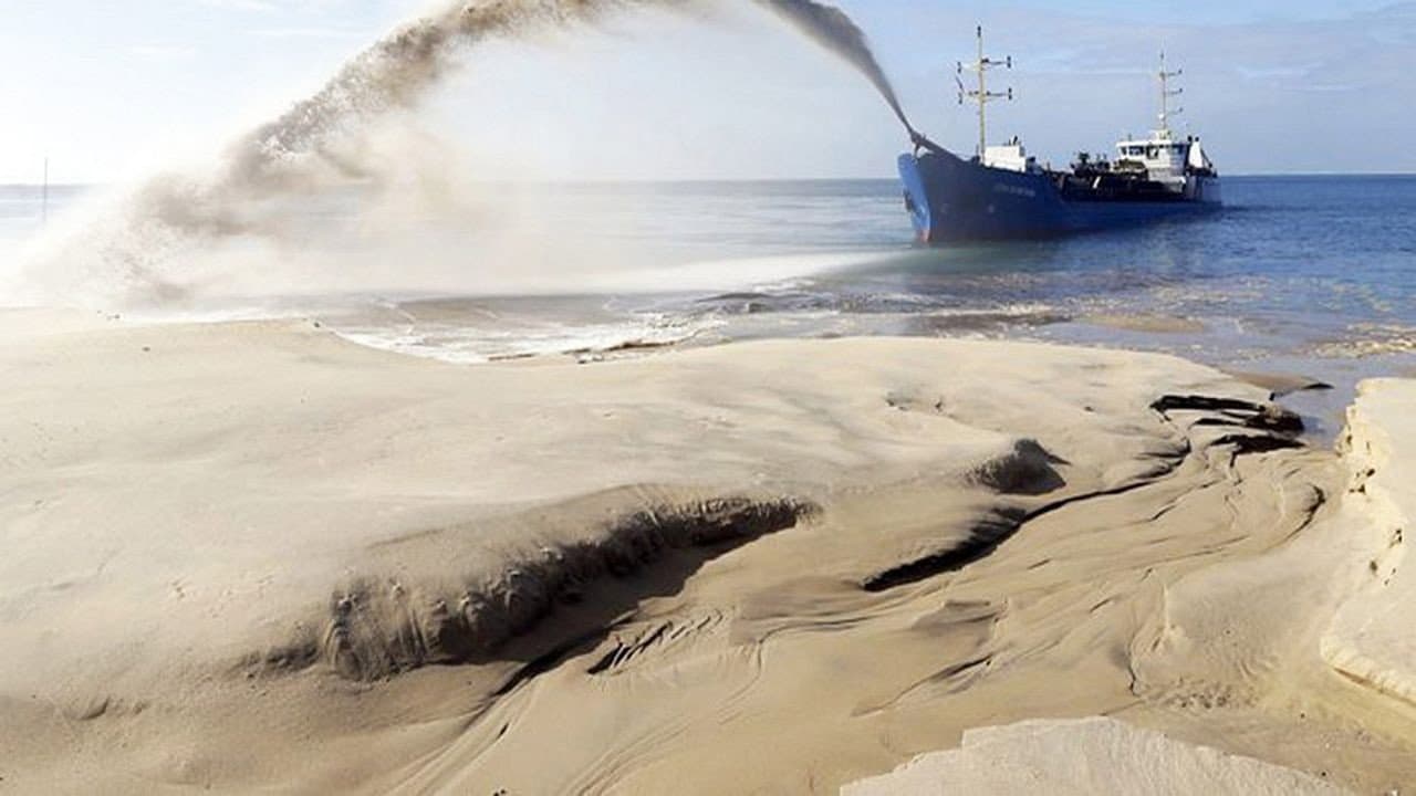 Le sable - Enquête sur une disparition backdrop