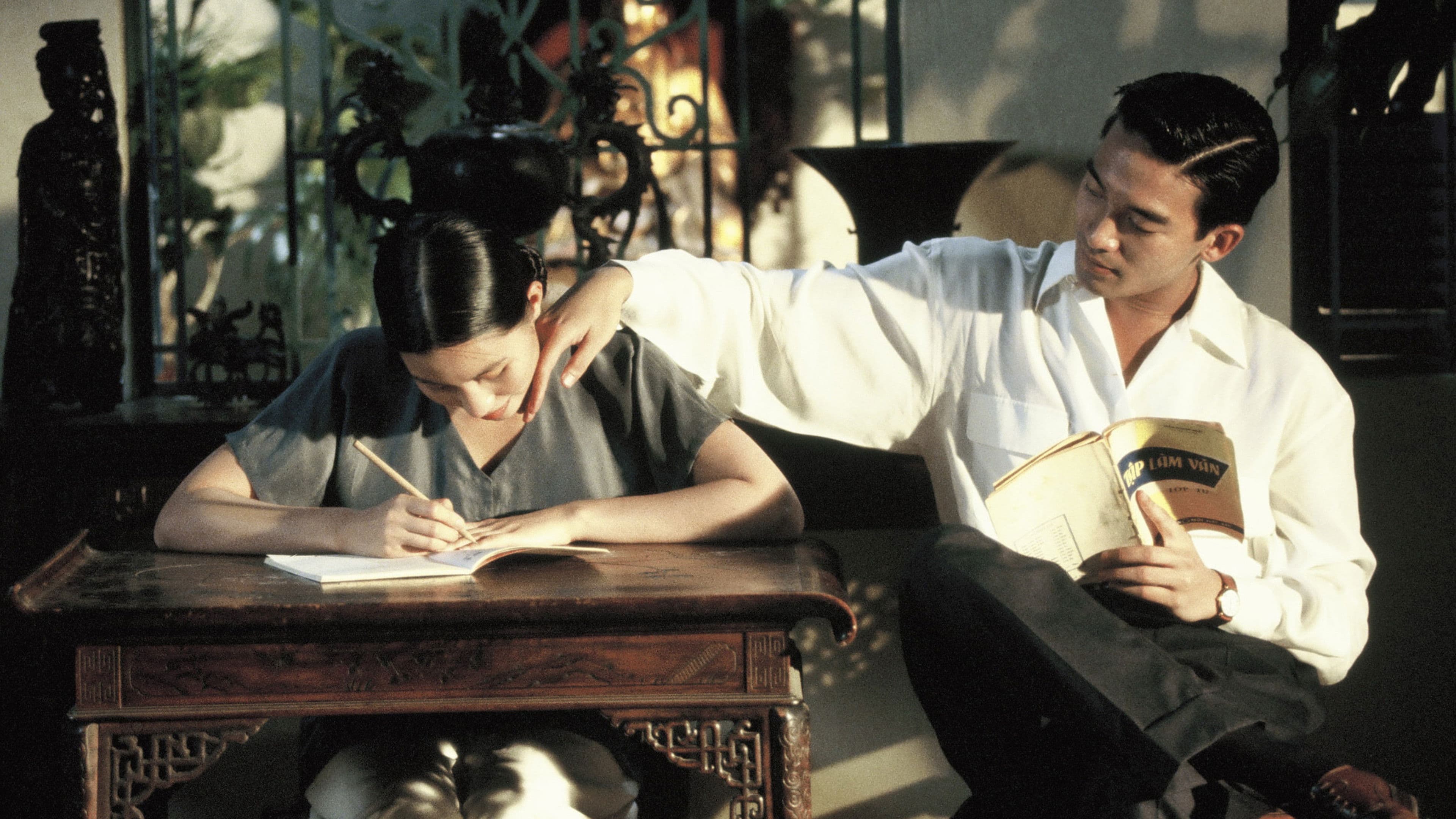 The Scent of Green Papaya backdrop