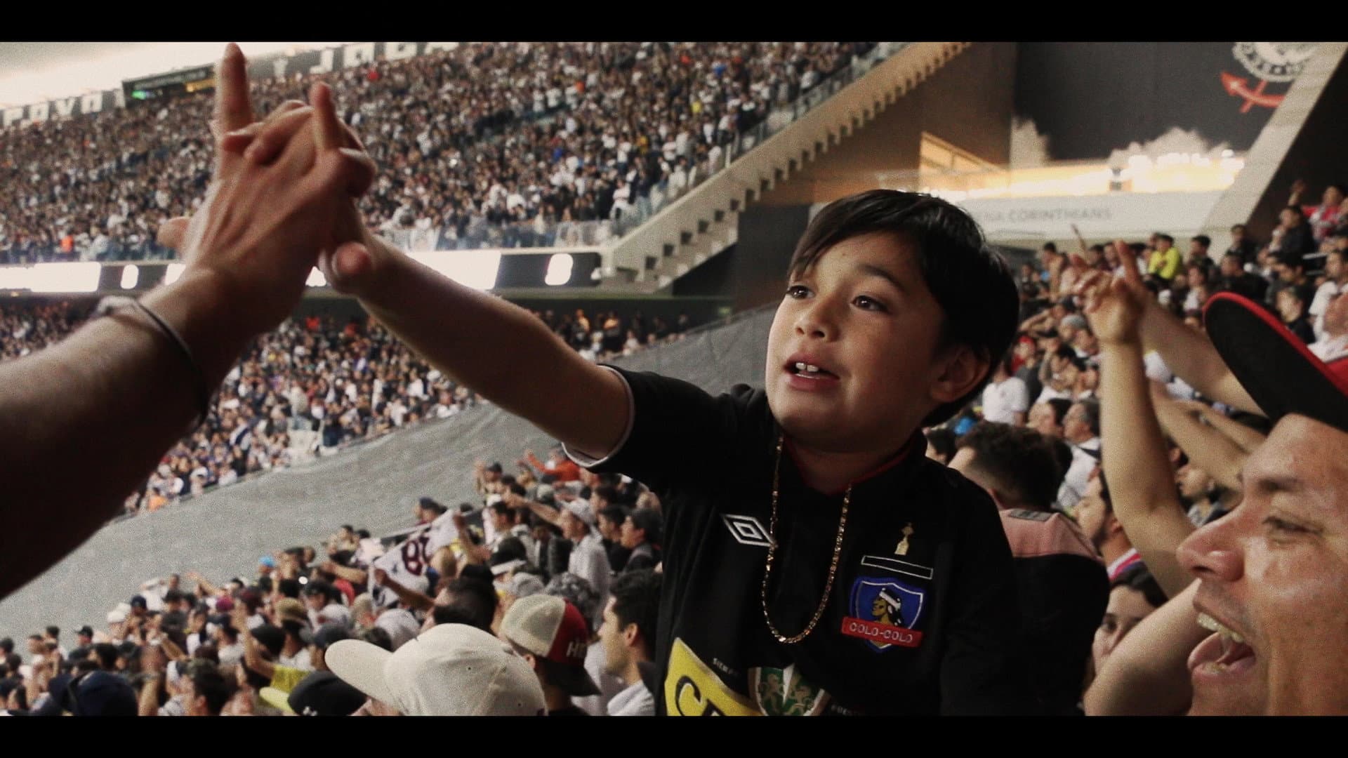 (L)os Visitantes backdrop