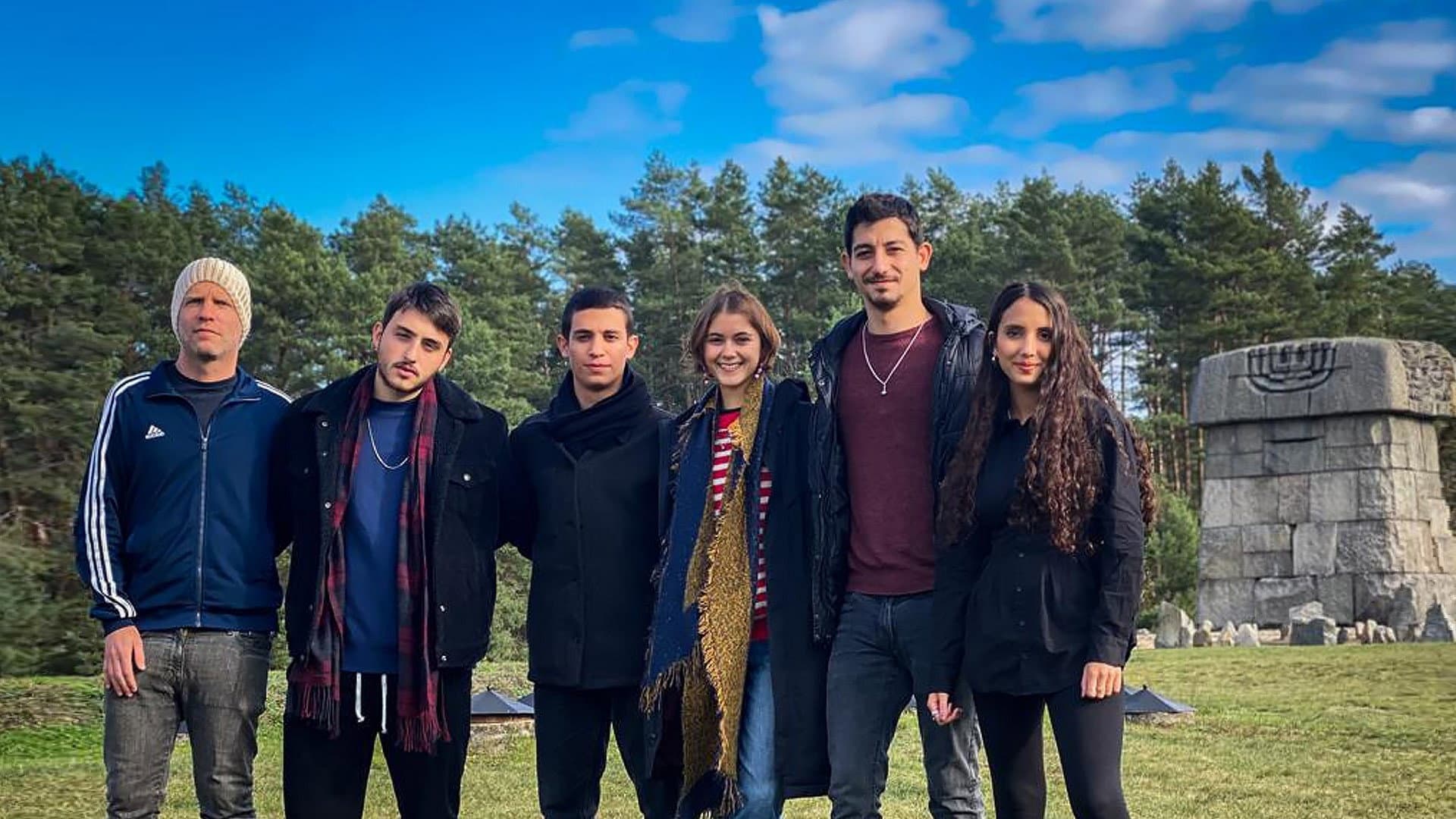 מסע לפולין backdrop