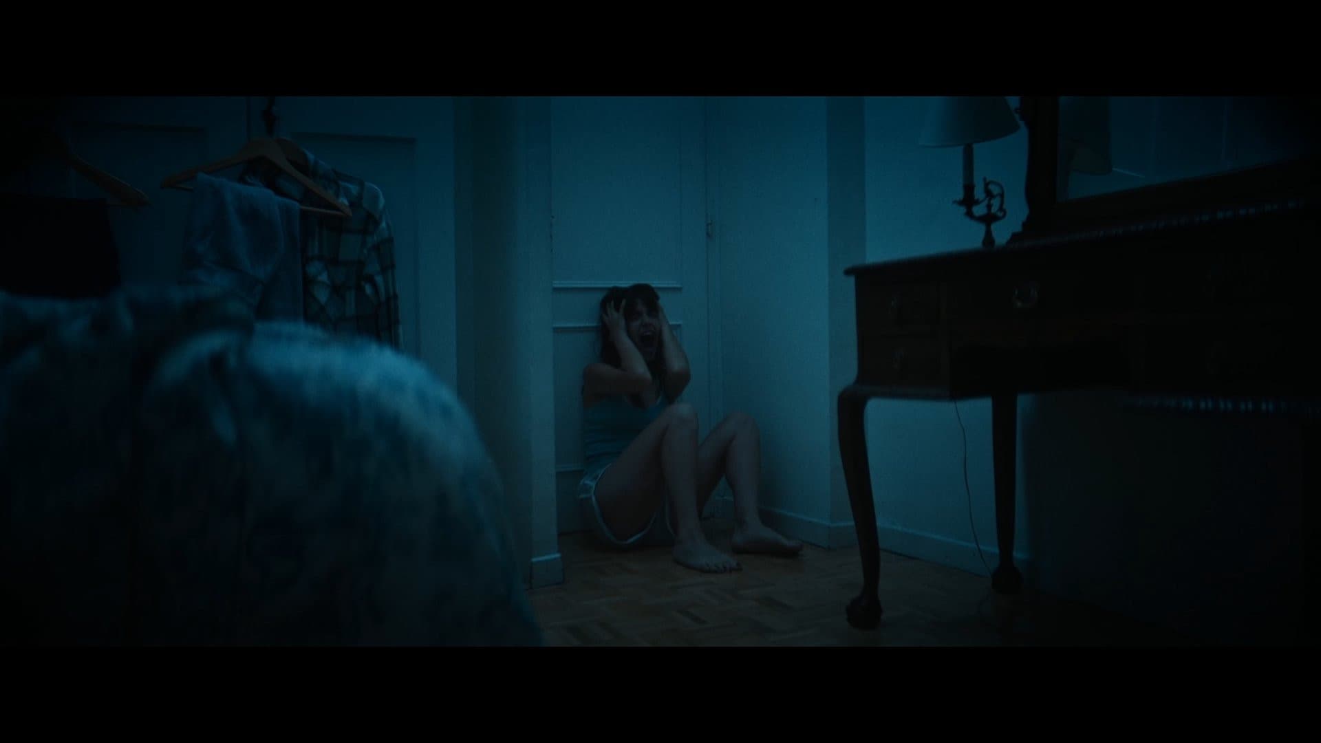 Don't switch on the light backdrop