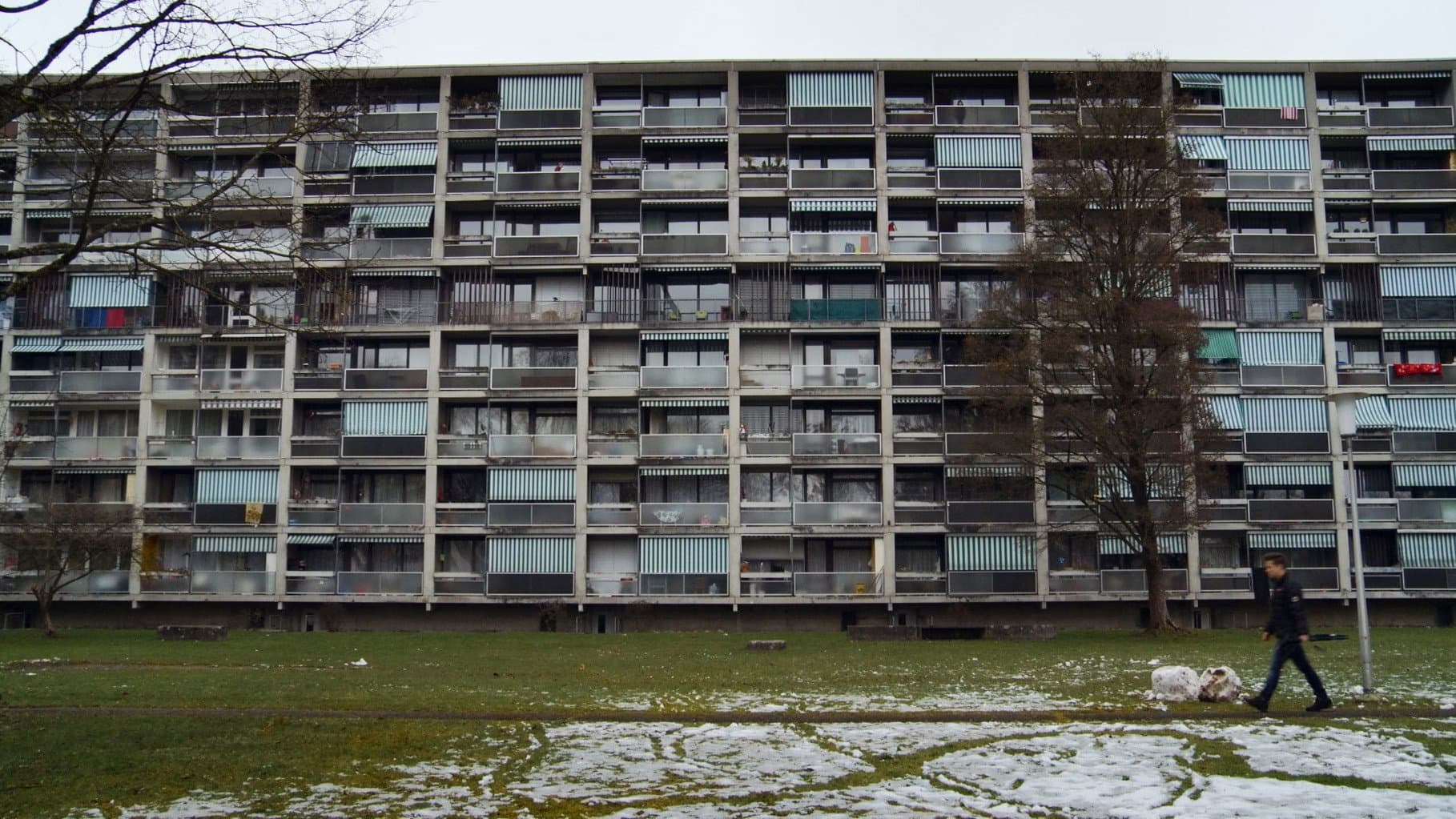 Gyrischachen - von Sünden, Sofas und Cervelats backdrop