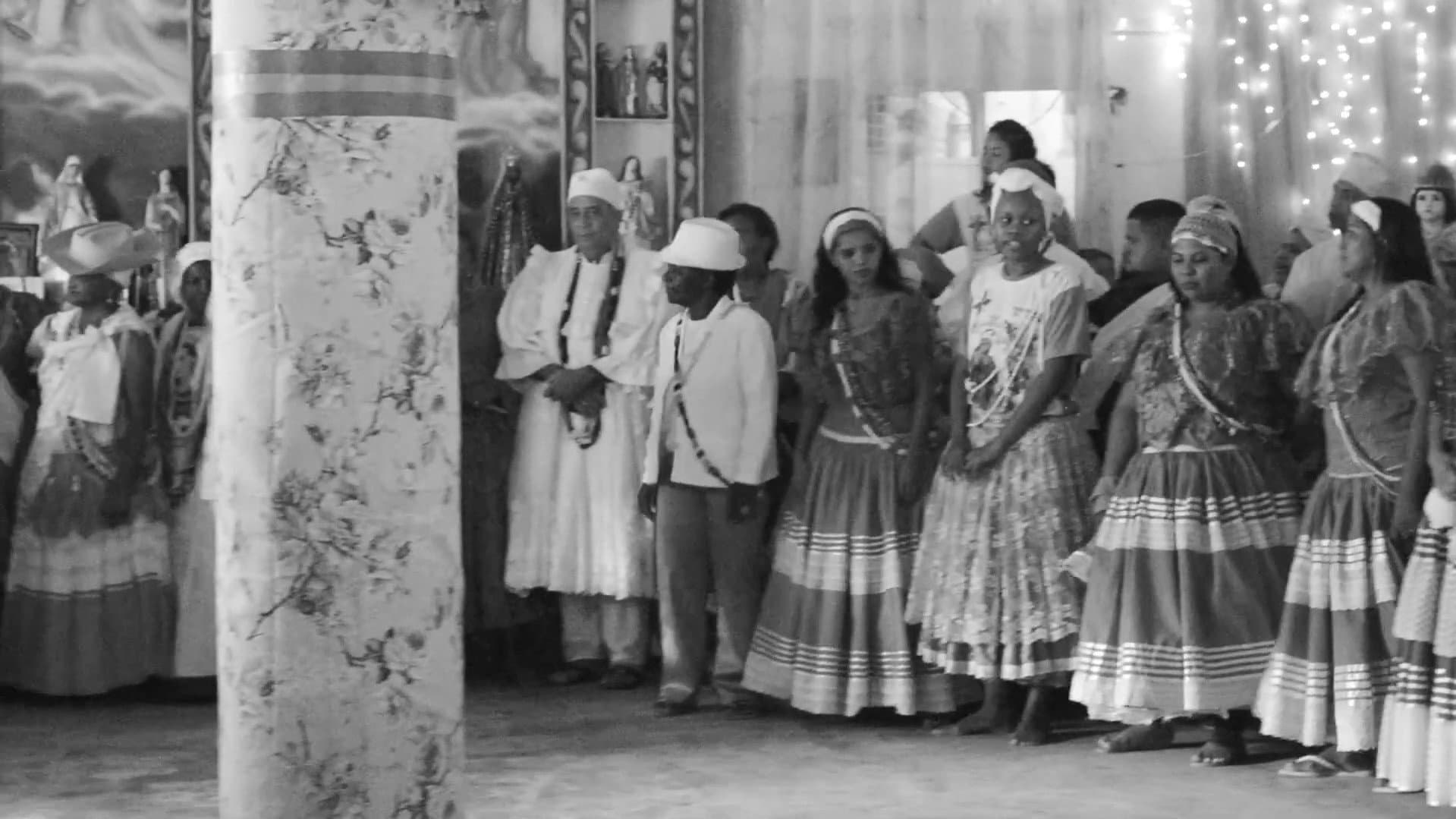 crystallizes; resonates backdrop