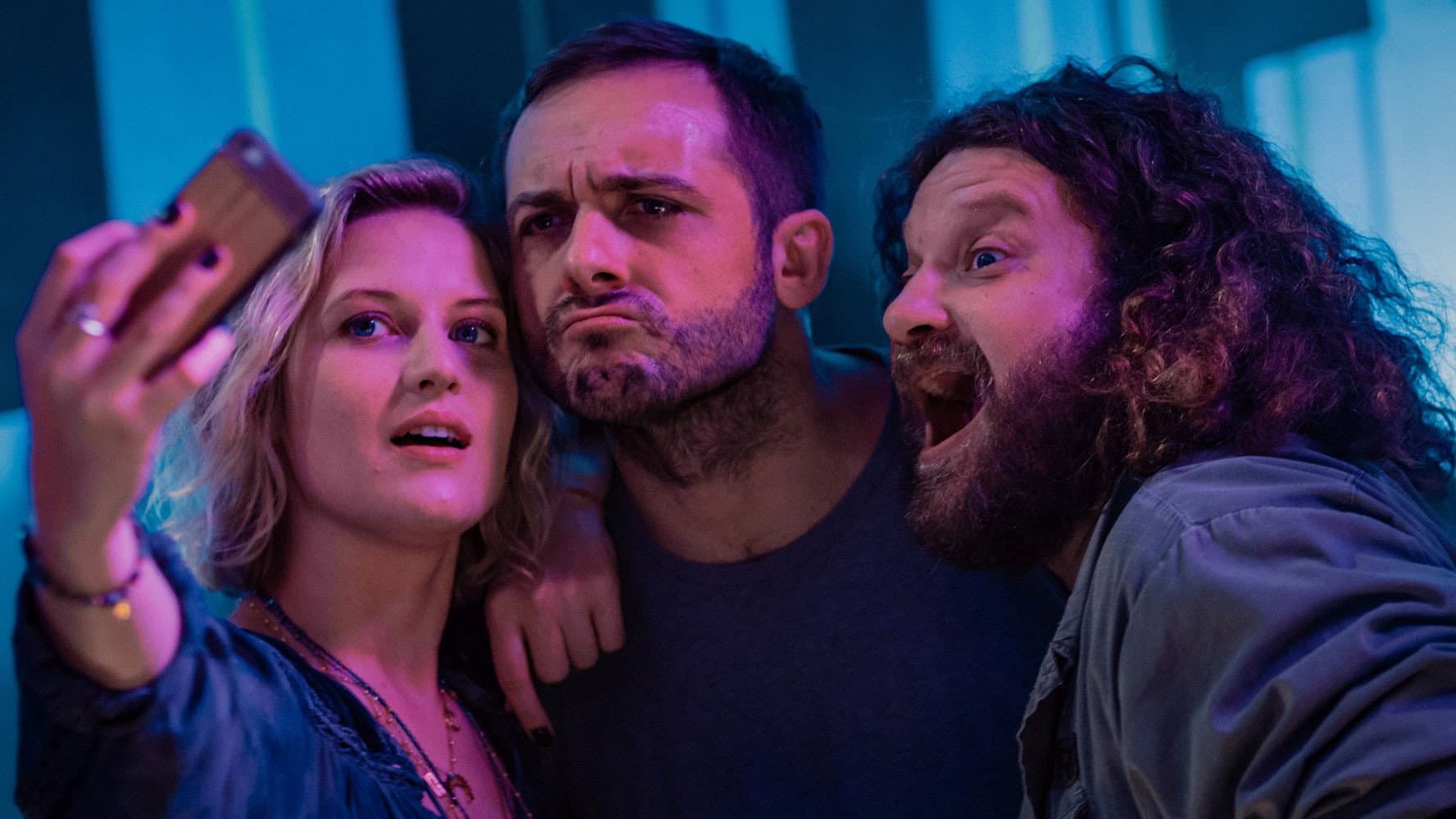 (Nie)znajomi backdrop