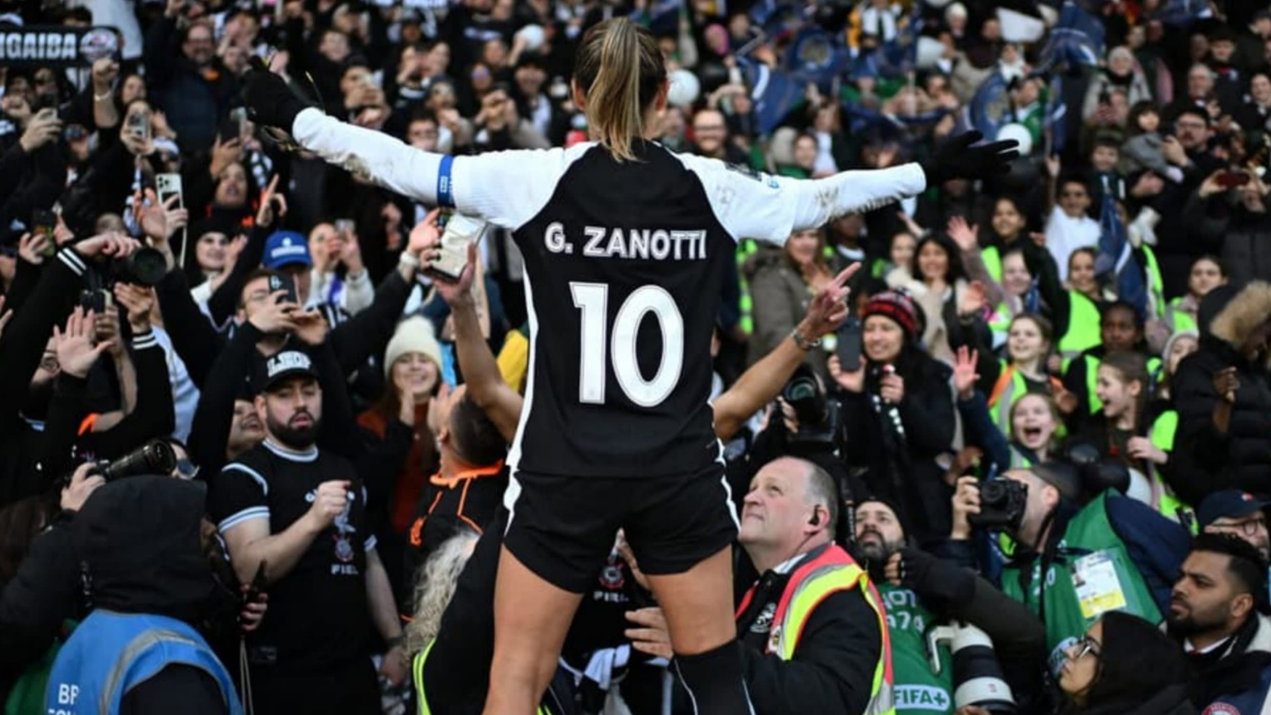 Pulse: As Brabas in London backdrop