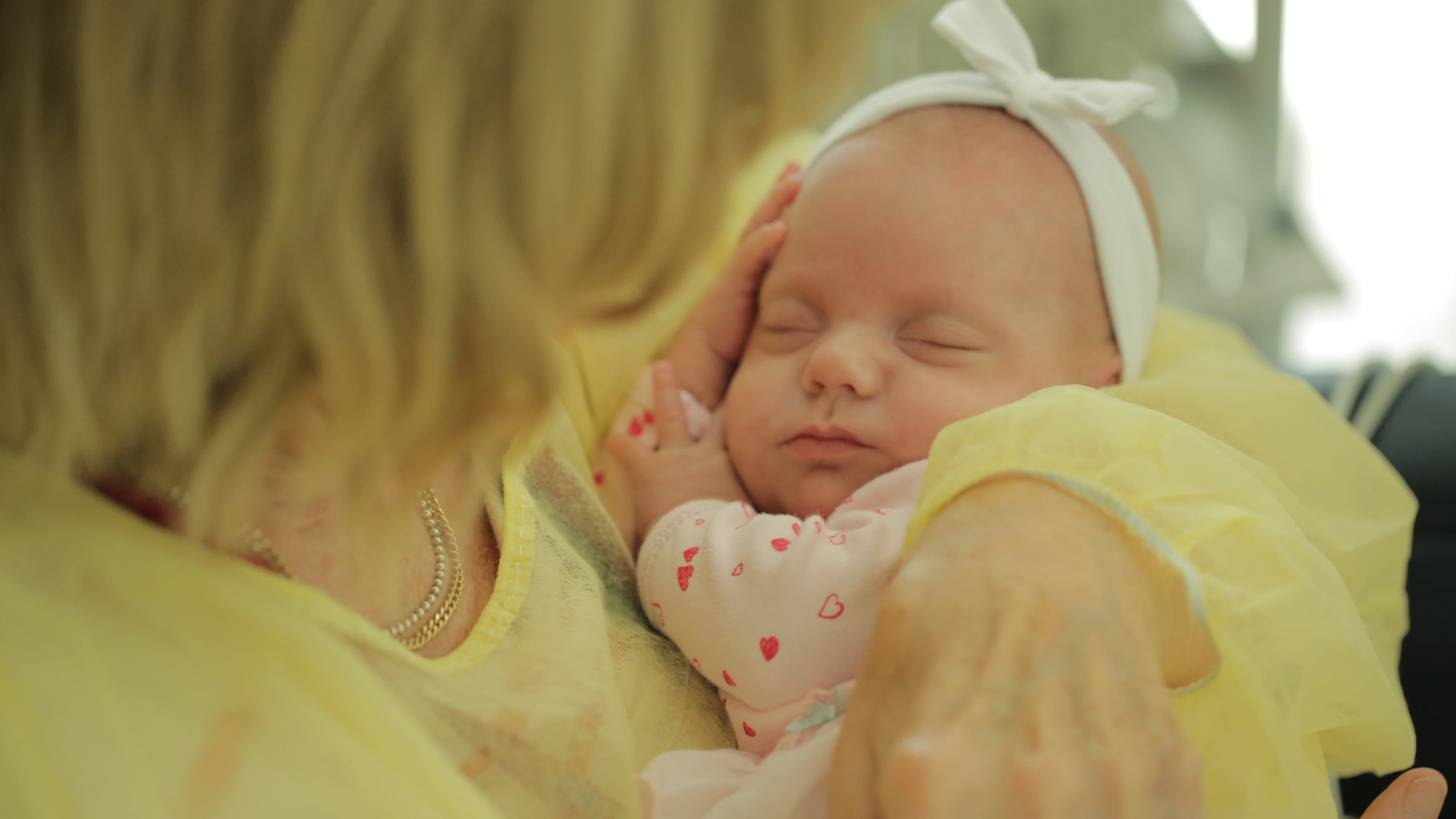 Les petits miracles backdrop