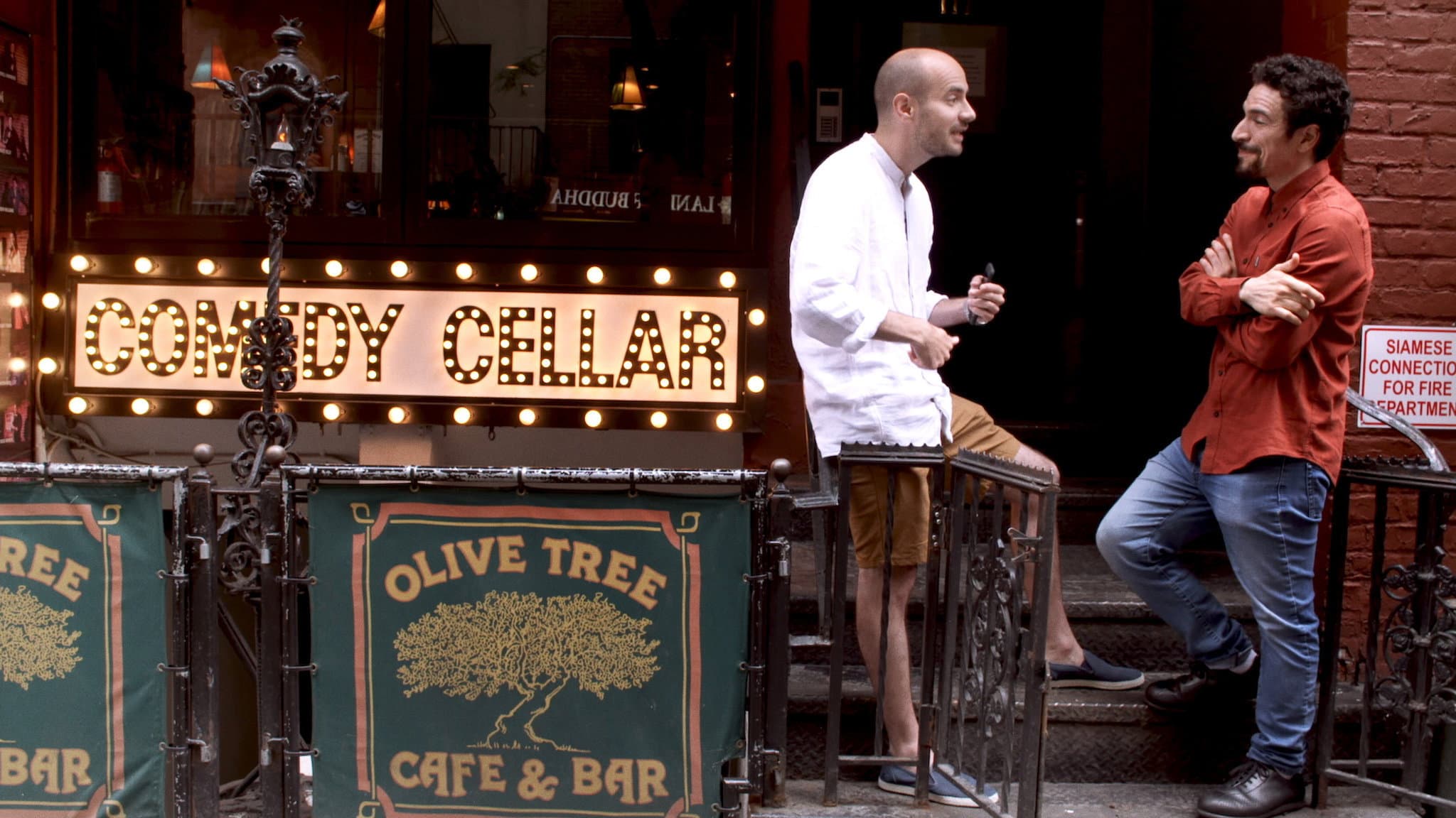 Voulez-vous rire avec moi ce soir? backdrop