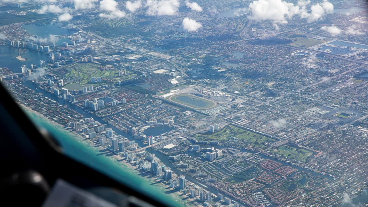 PilotsEYE.tv Miami A330 backdrop