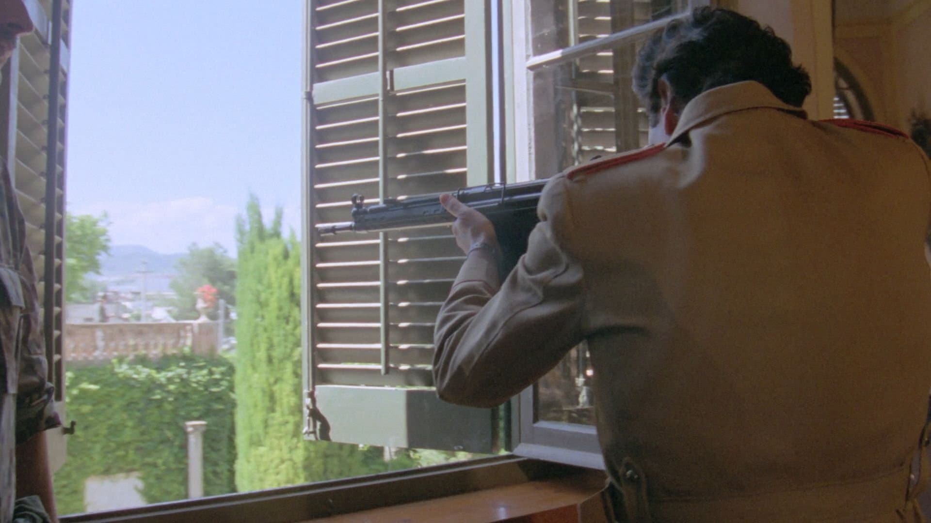 Esmeralda Bay backdrop