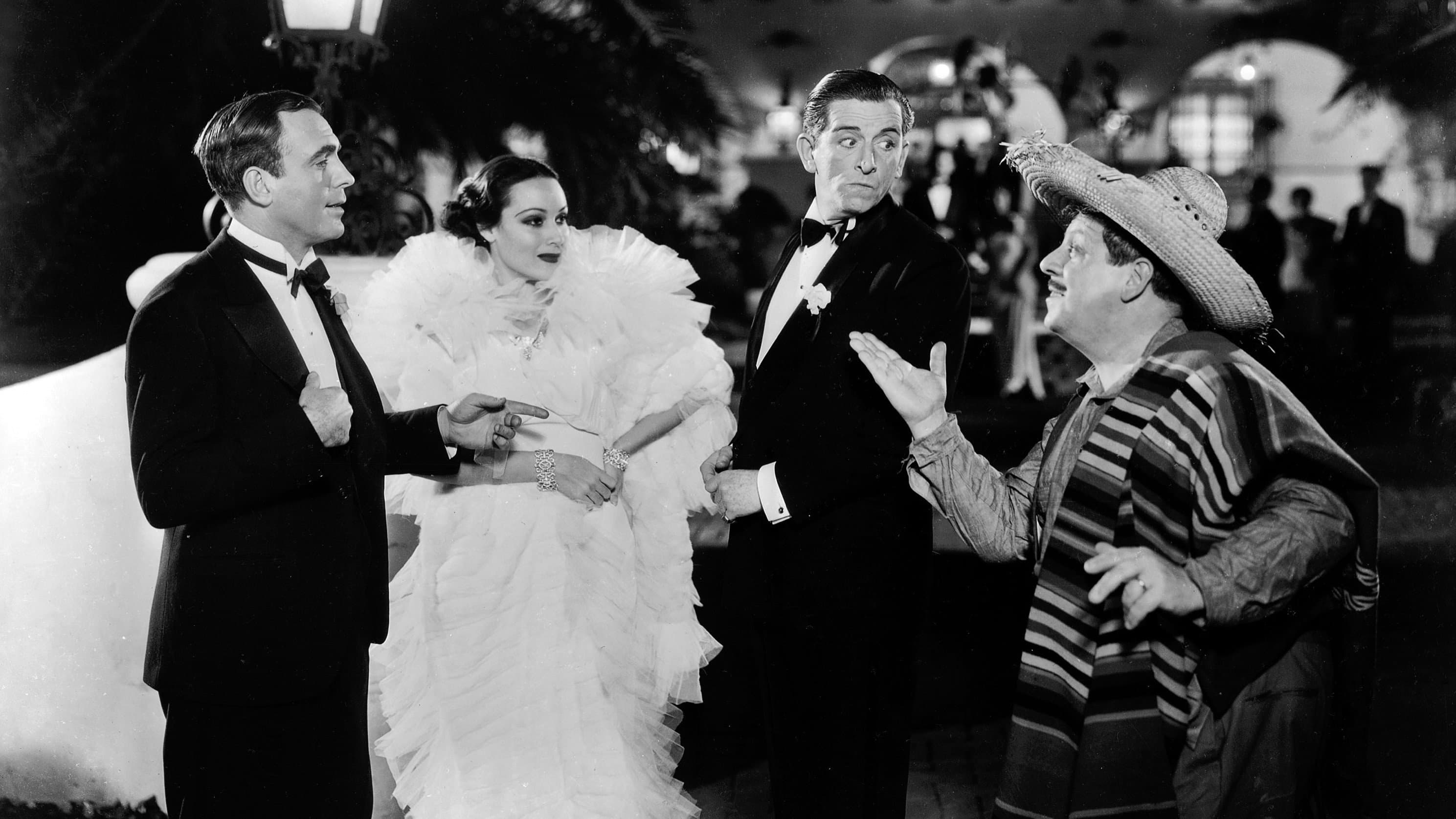 In Caliente backdrop