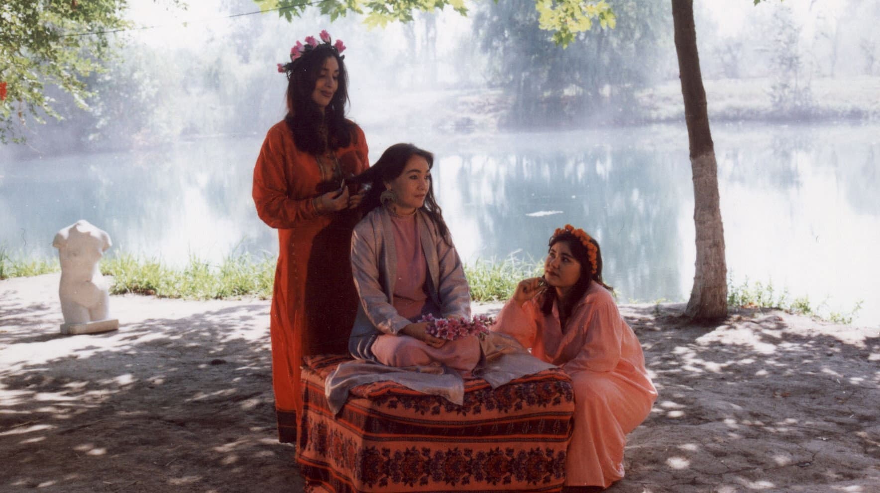 Women's Paradise backdrop