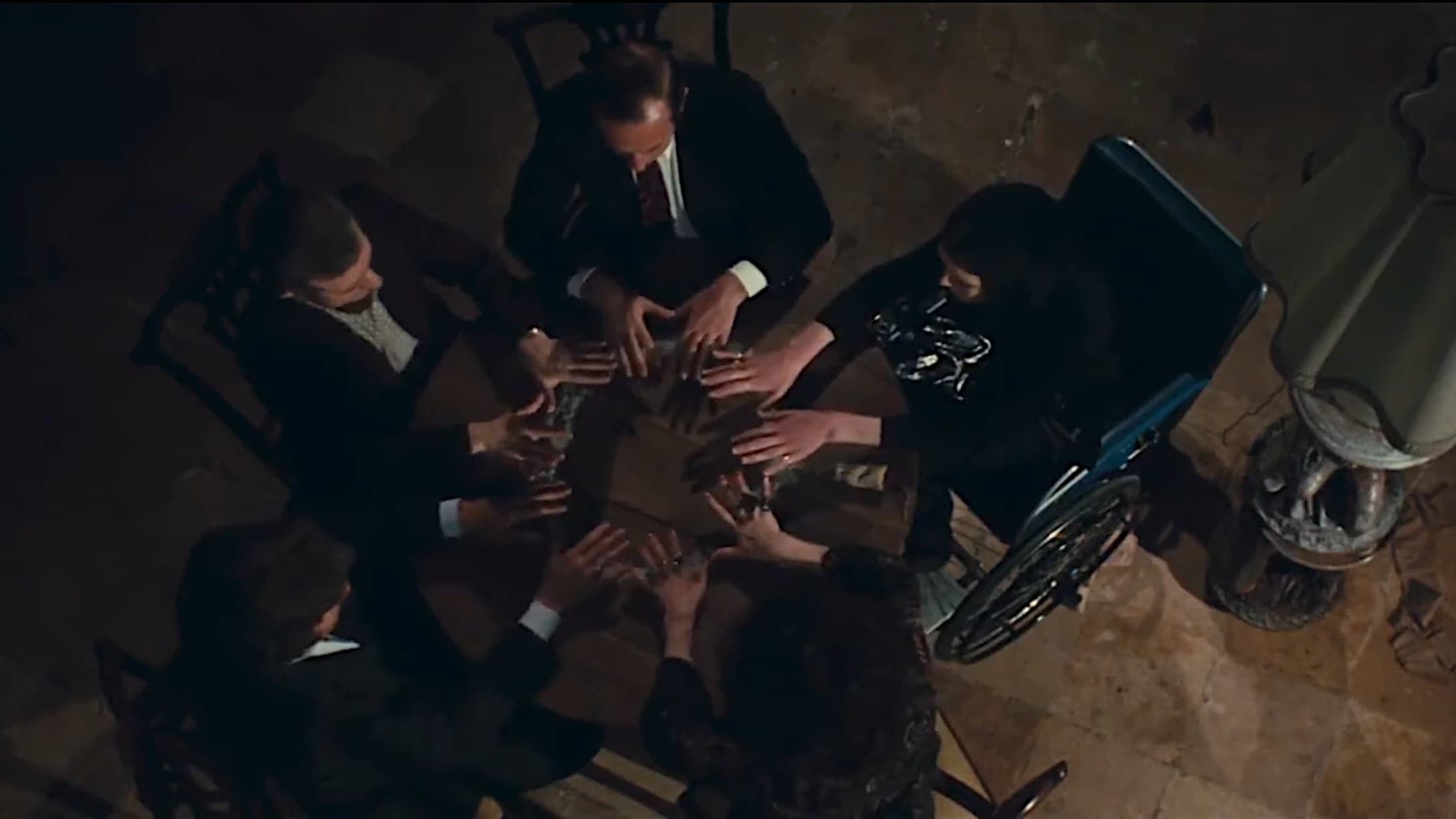 The Night Evelyn Came Out of the Grave backdrop