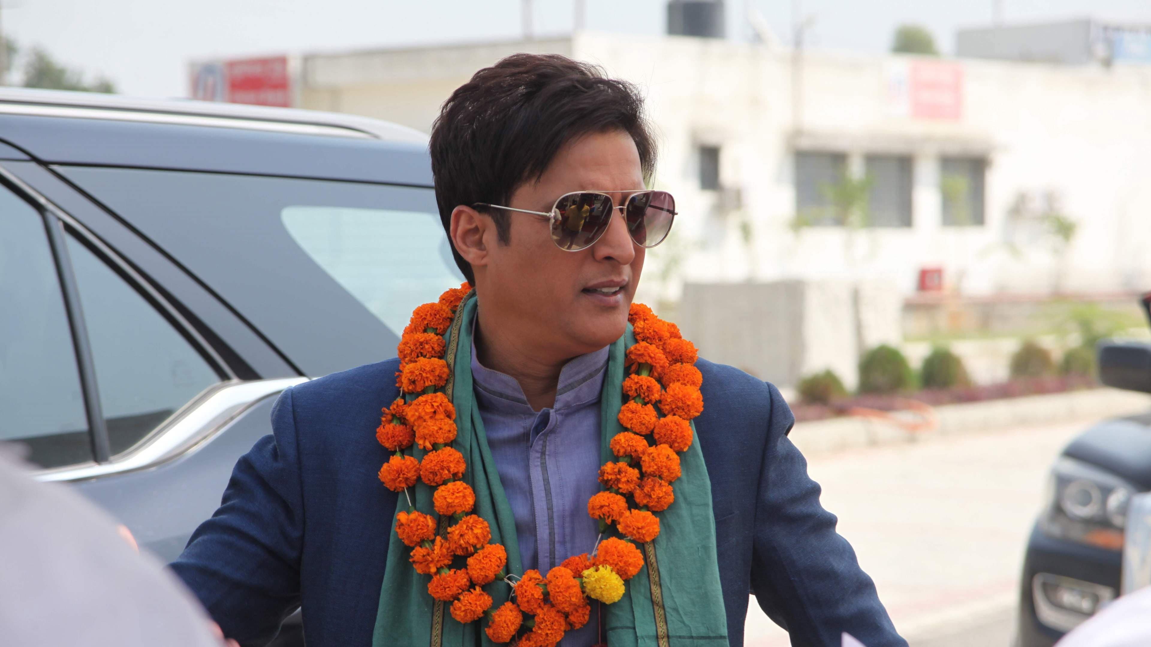 Family of Thakurganj backdrop