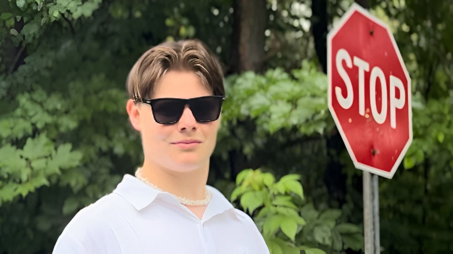 WHEN MY SKULL HITS CONCRETE backdrop