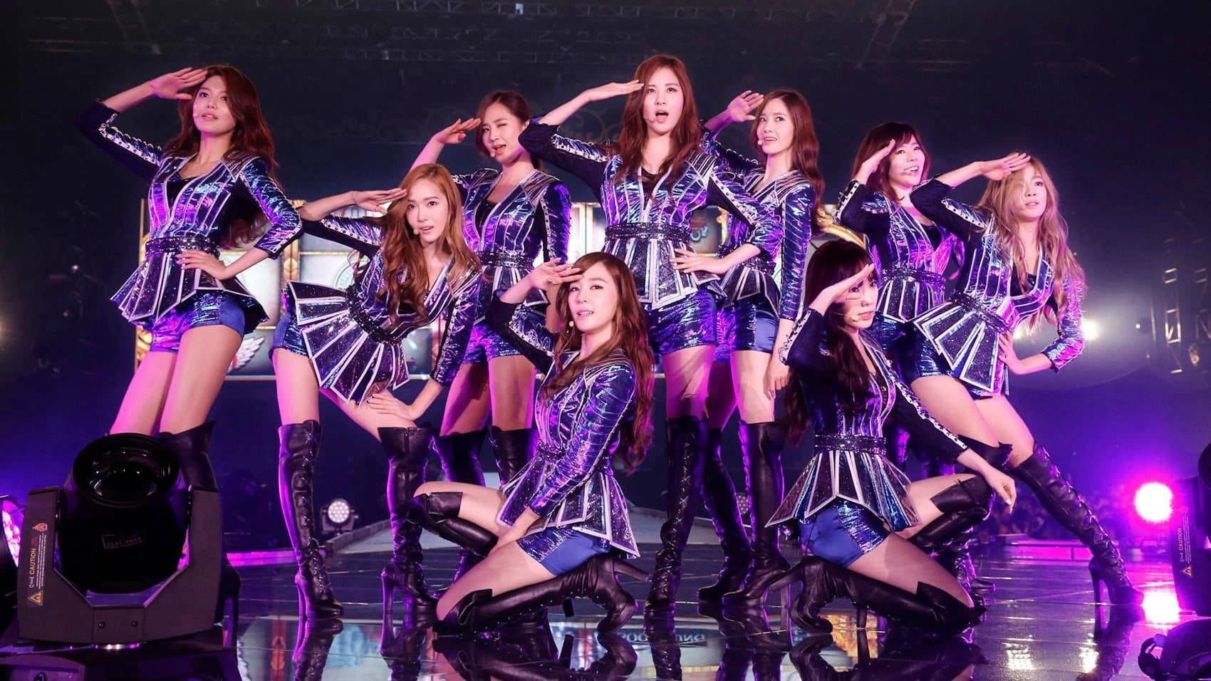 Girls' Generation ~LOVE & PEACE~ Japan 3rd Tour backdrop