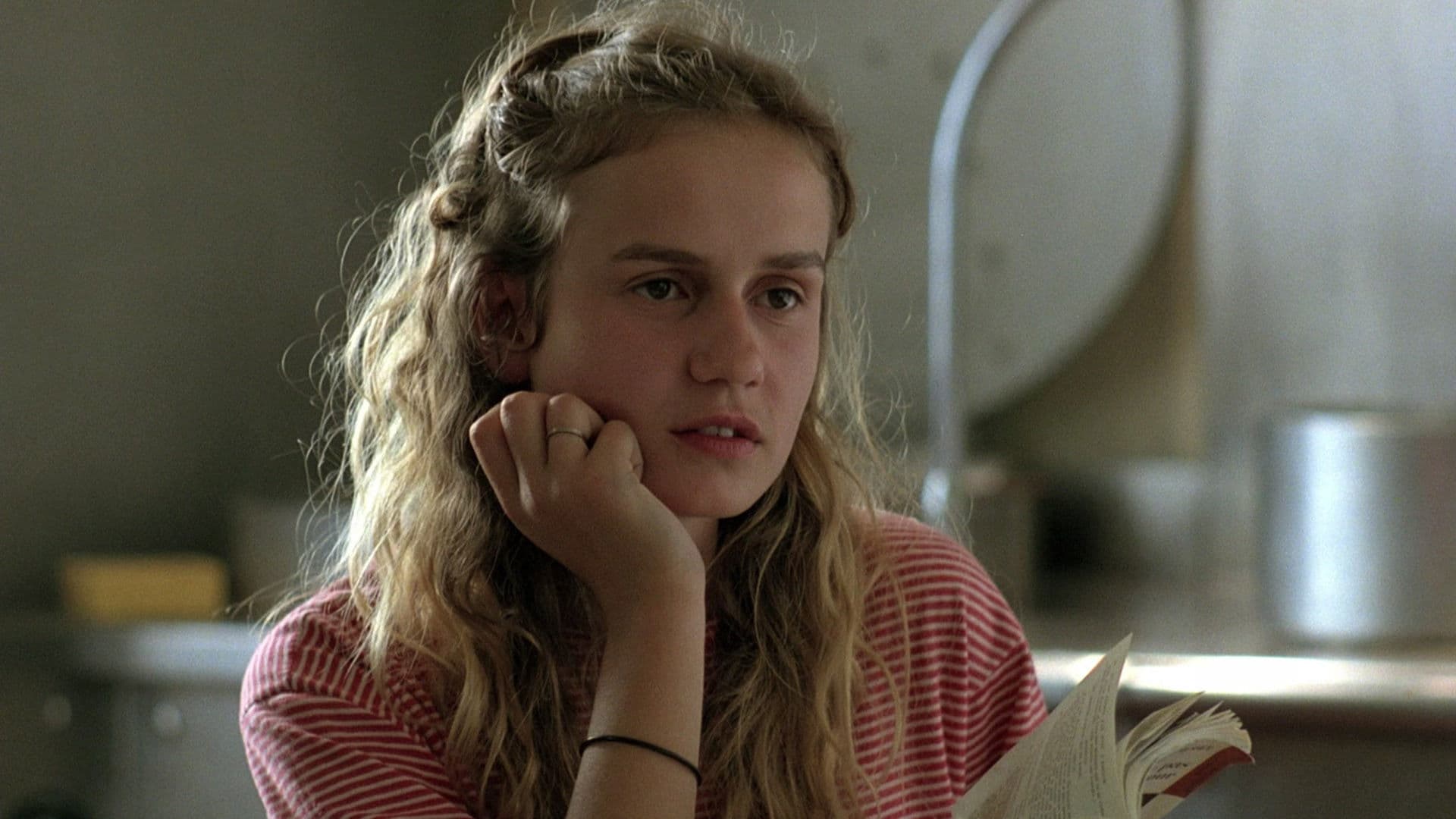 A Nos Amours backdrop