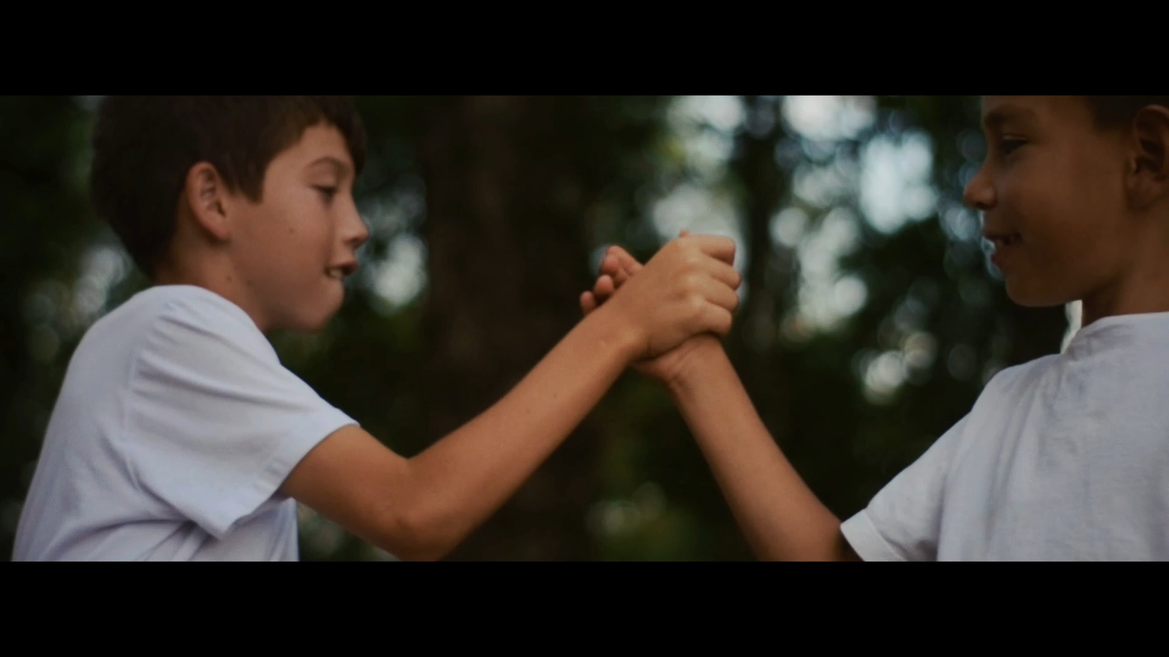 Para Sempre, Caio backdrop