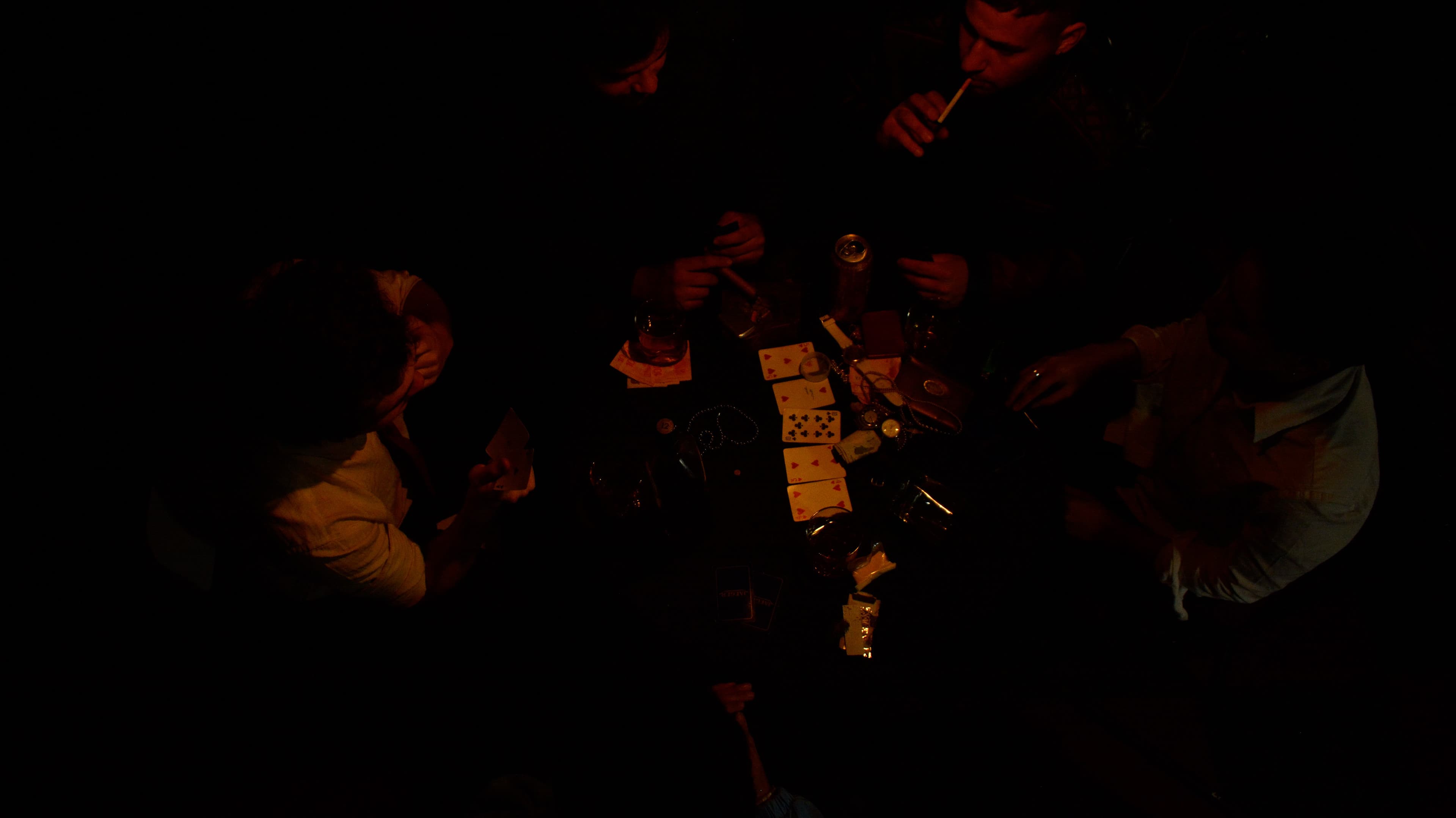 Hecha la apuesta, hecha la trampa backdrop