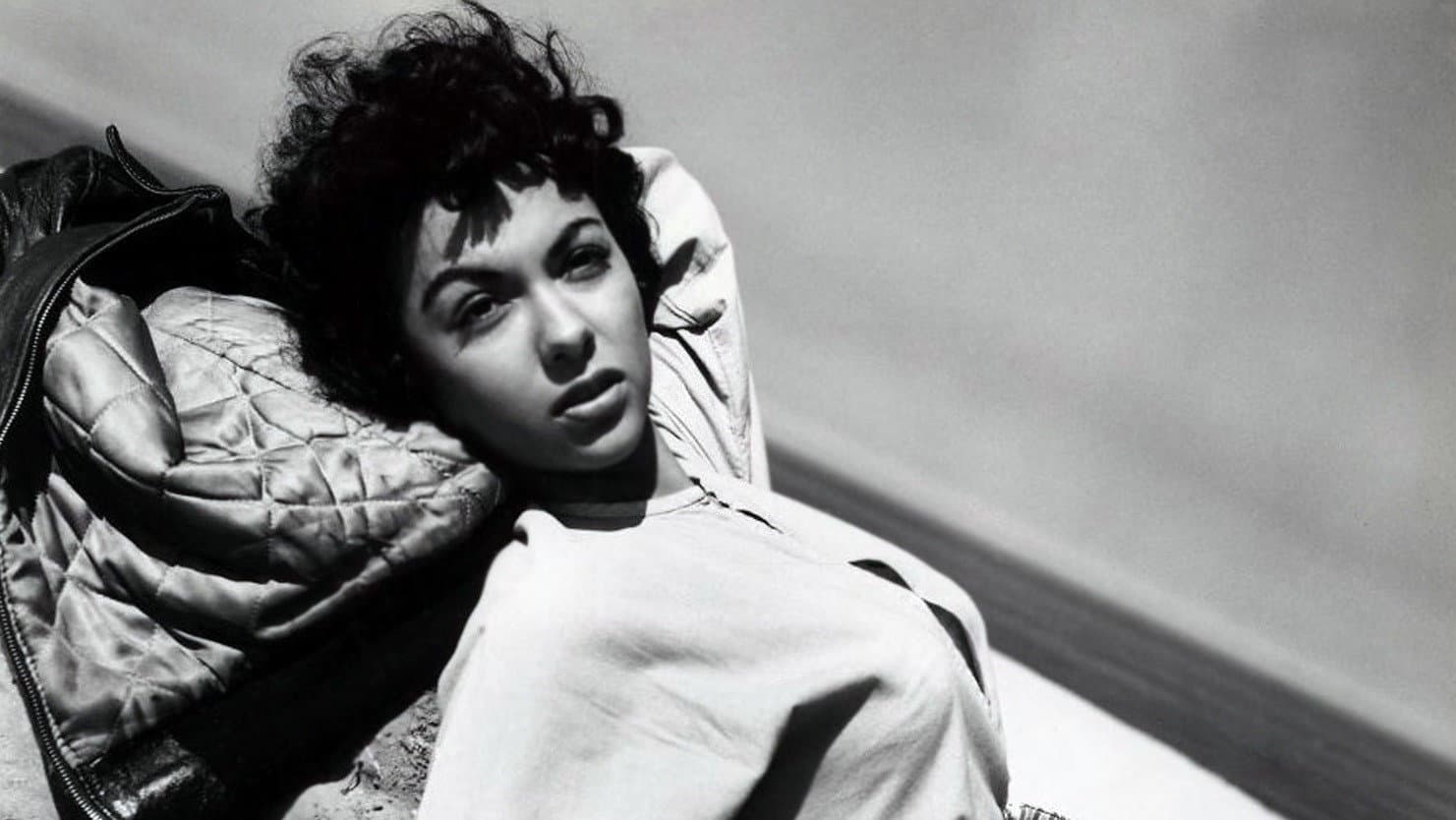 El Alaméin backdrop