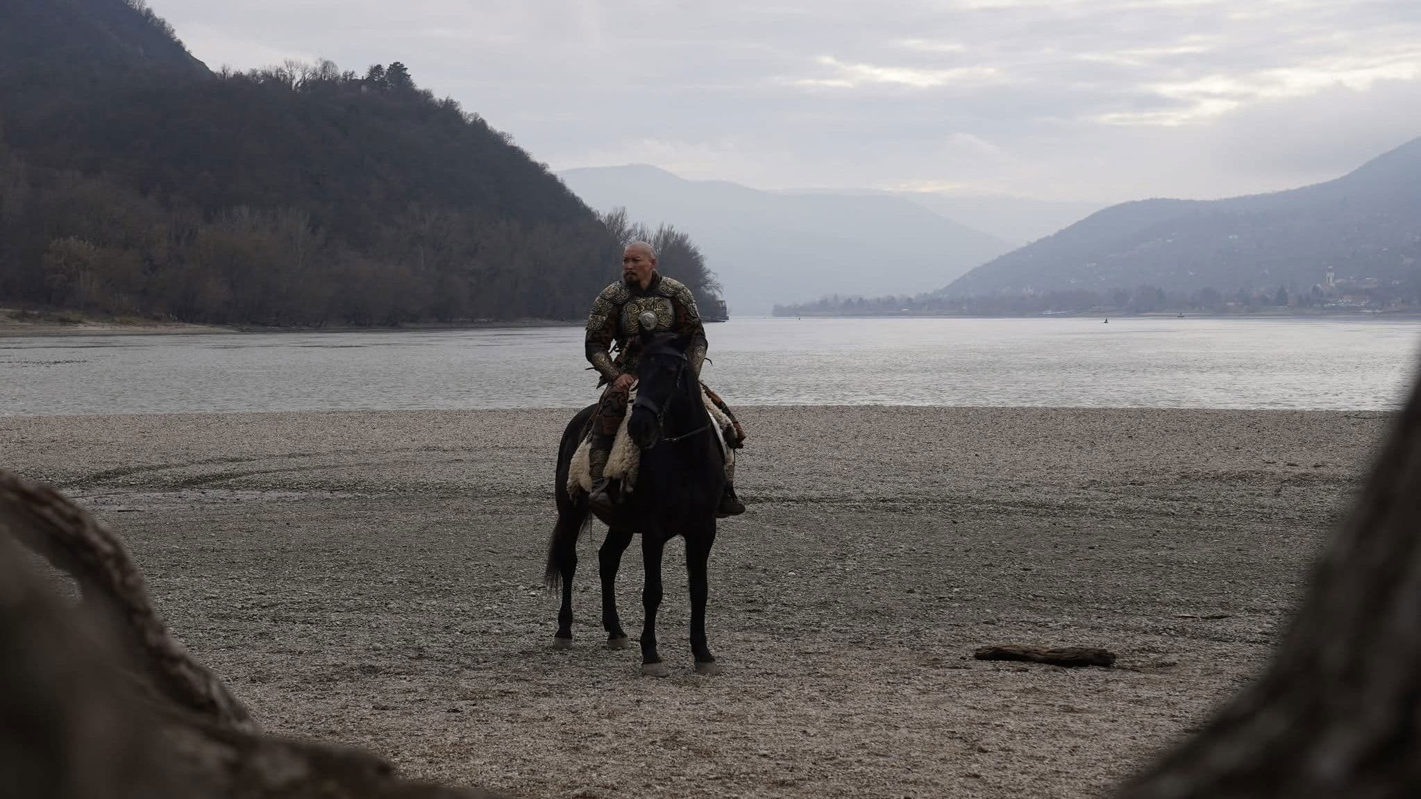 1242: Gateway to the West backdrop