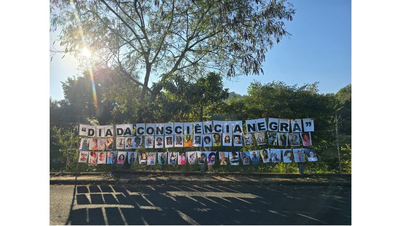 A Febre do Macaco Preto backdrop