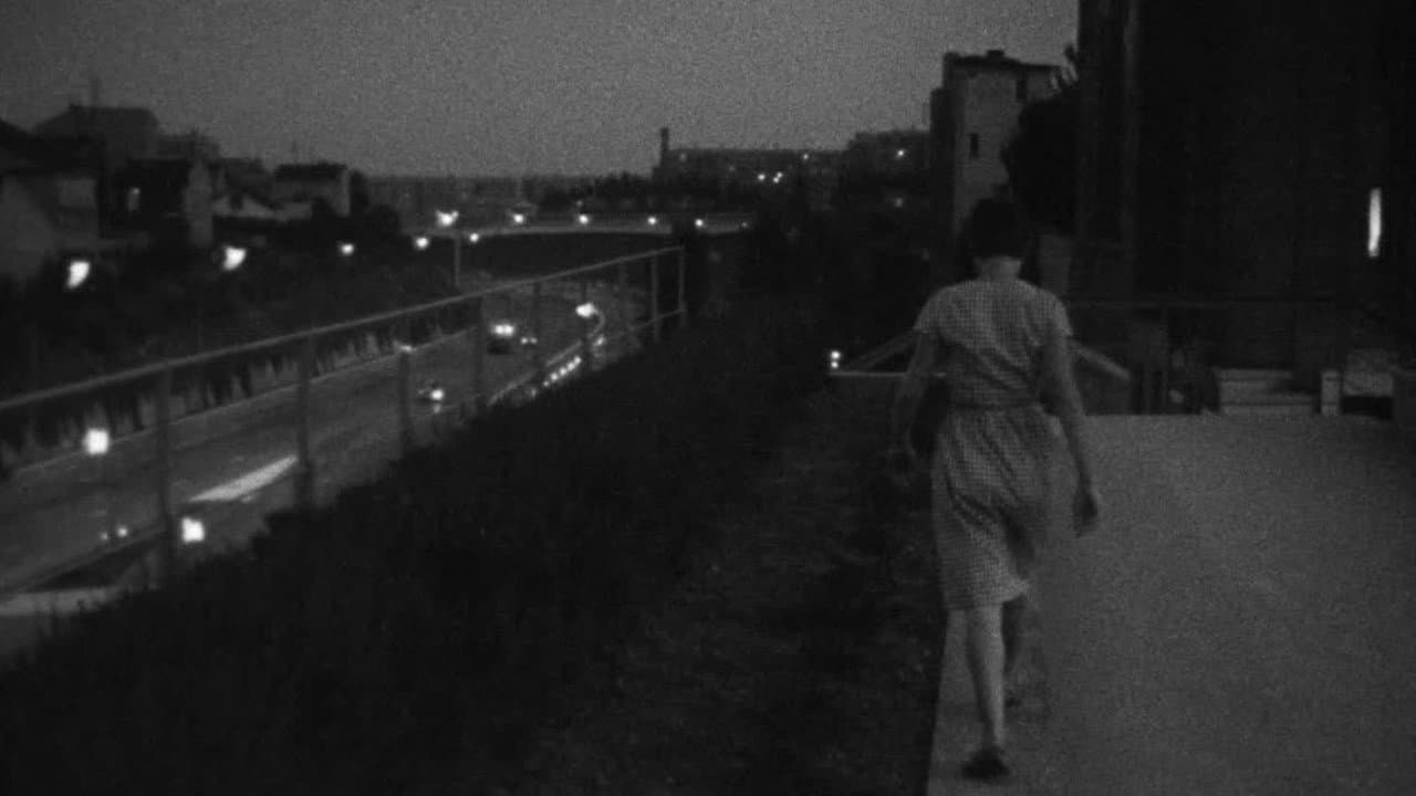 Nadja in Paris backdrop