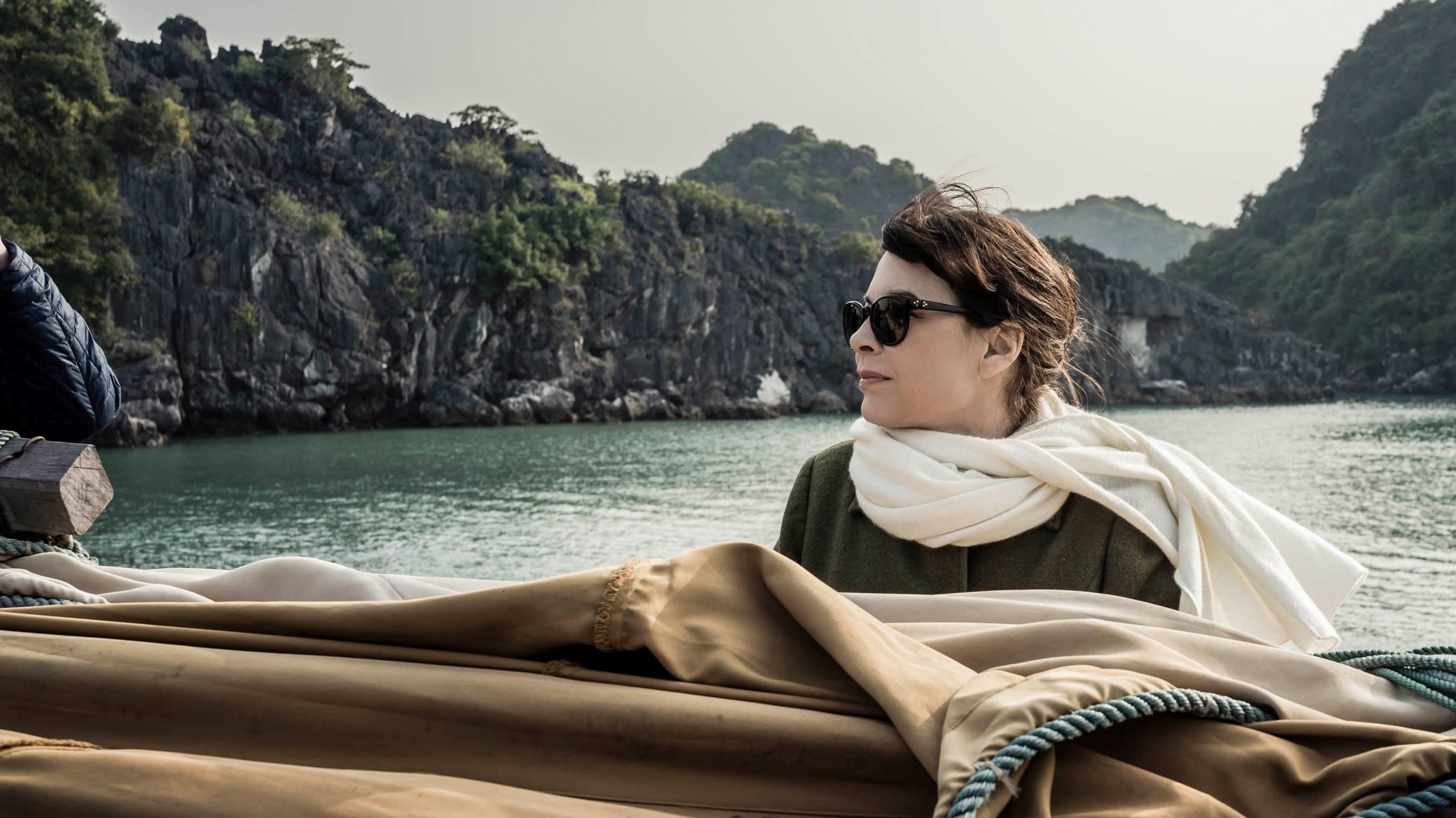 14 Days, 12 Nights backdrop