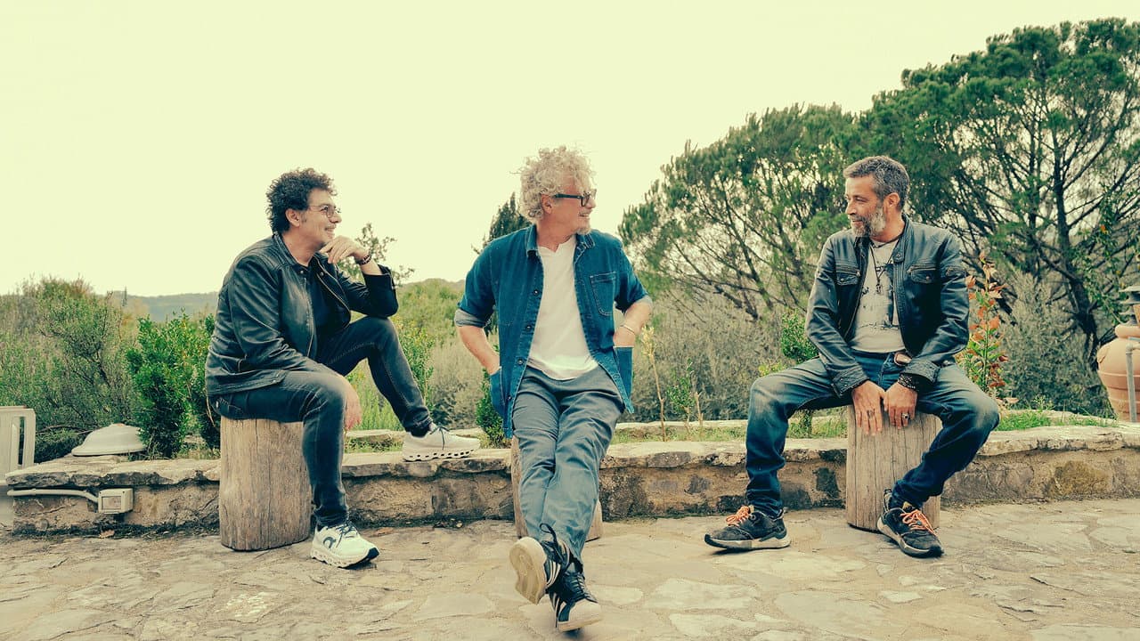 Fabi Silvestri Gazzè - Un passo alla volta backdrop