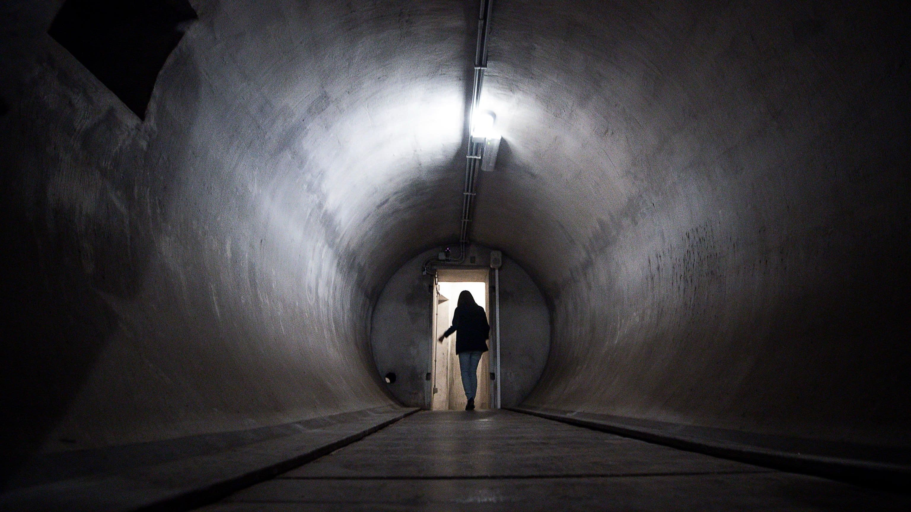 11:23 - 09:59 (About Fear) backdrop