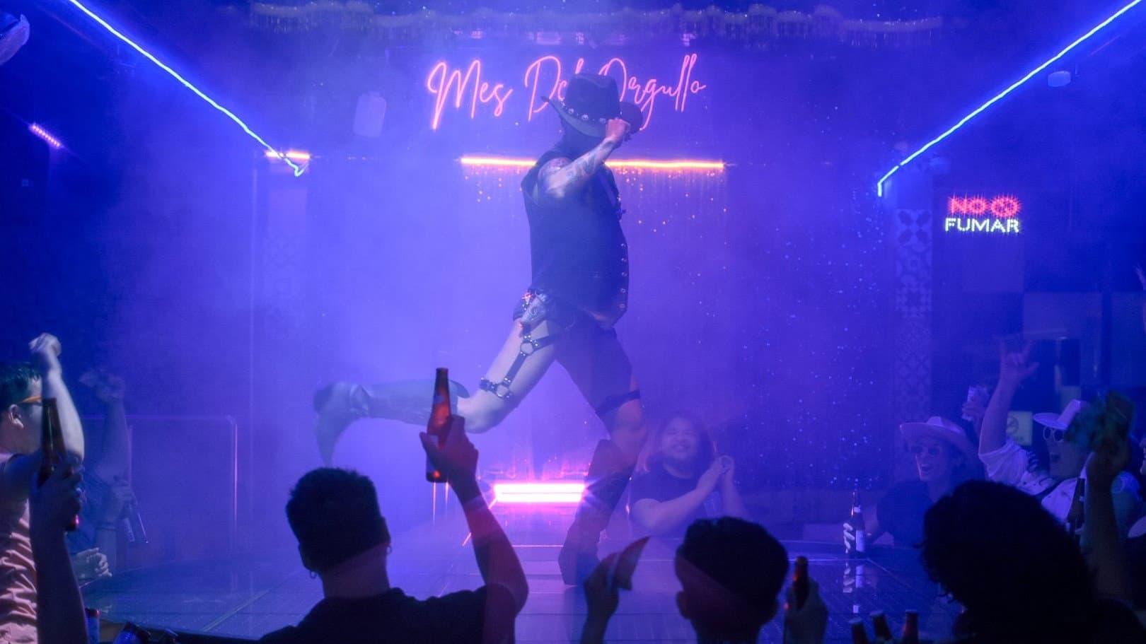 El Pistolero backdrop