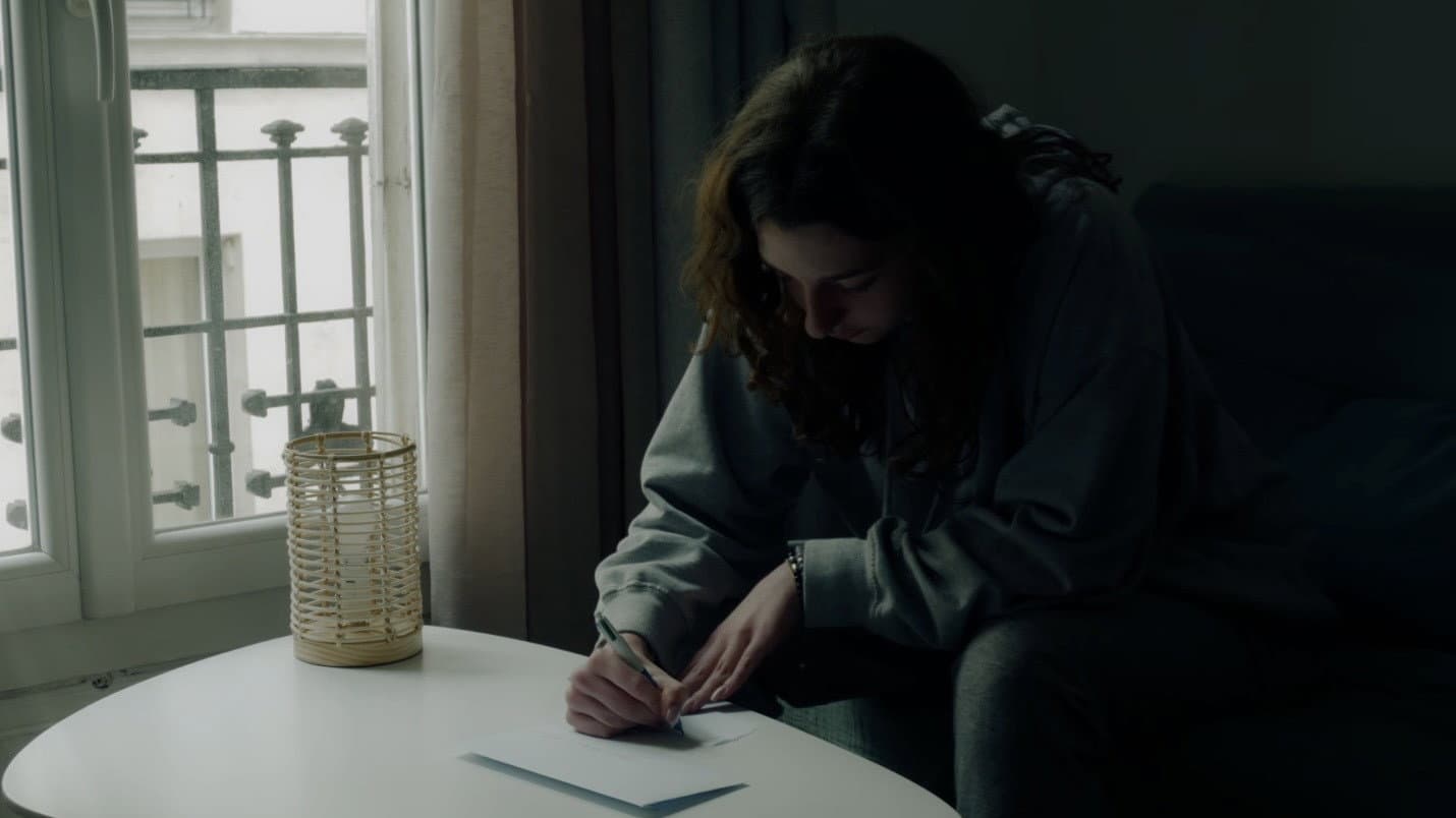 À Contrario backdrop