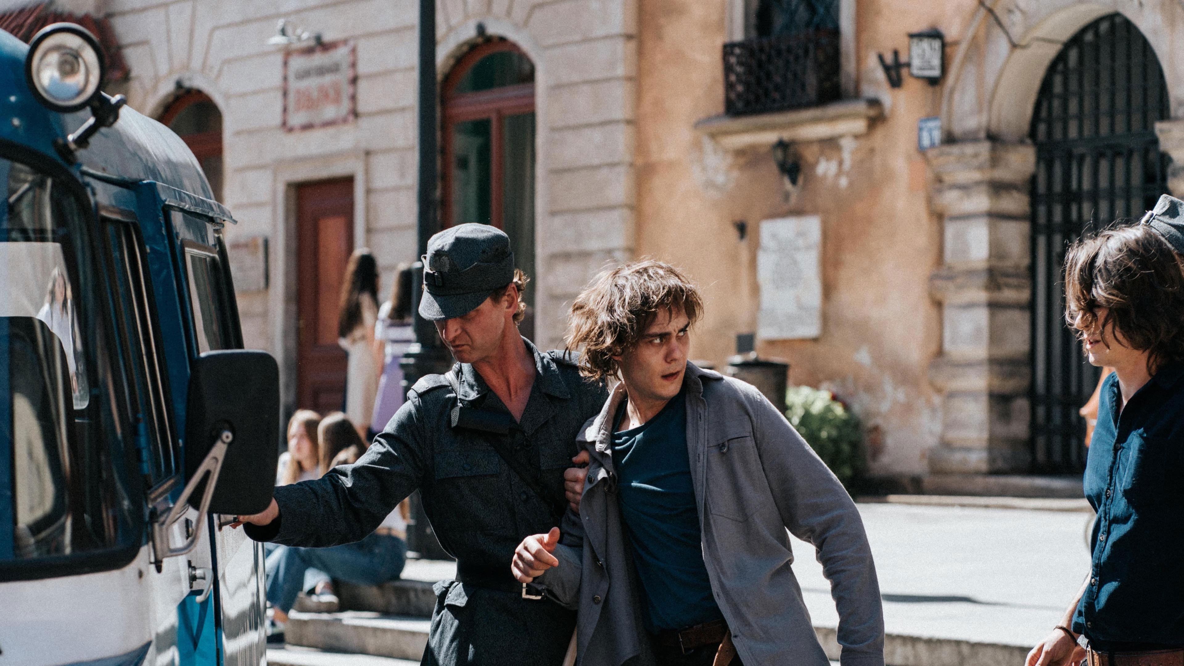 Leave No Traces backdrop