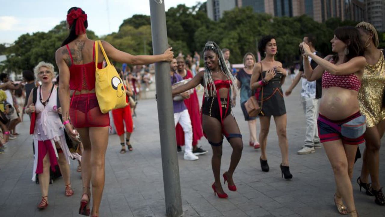 DASPU: Putas Pret-a-Porter backdrop