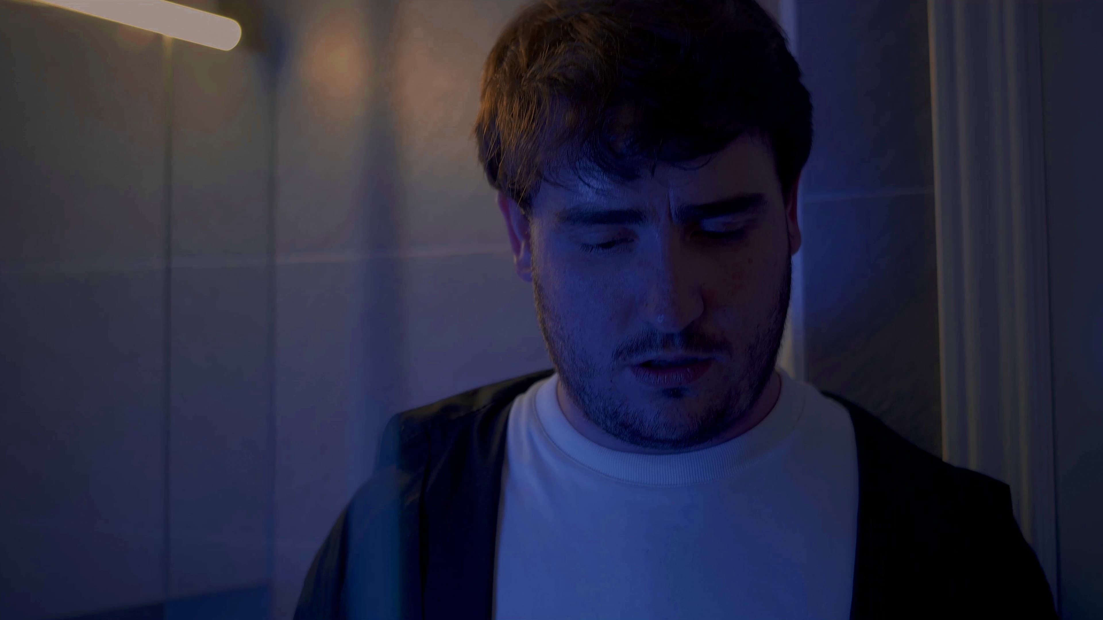 Reflections (반영) backdrop