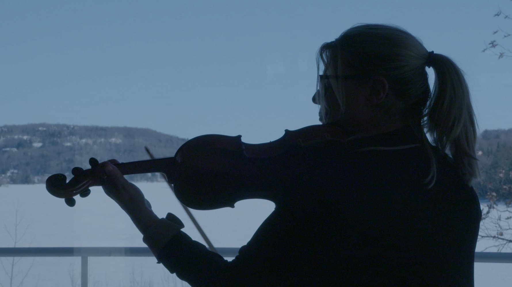 Angèle, Virtuoso backdrop