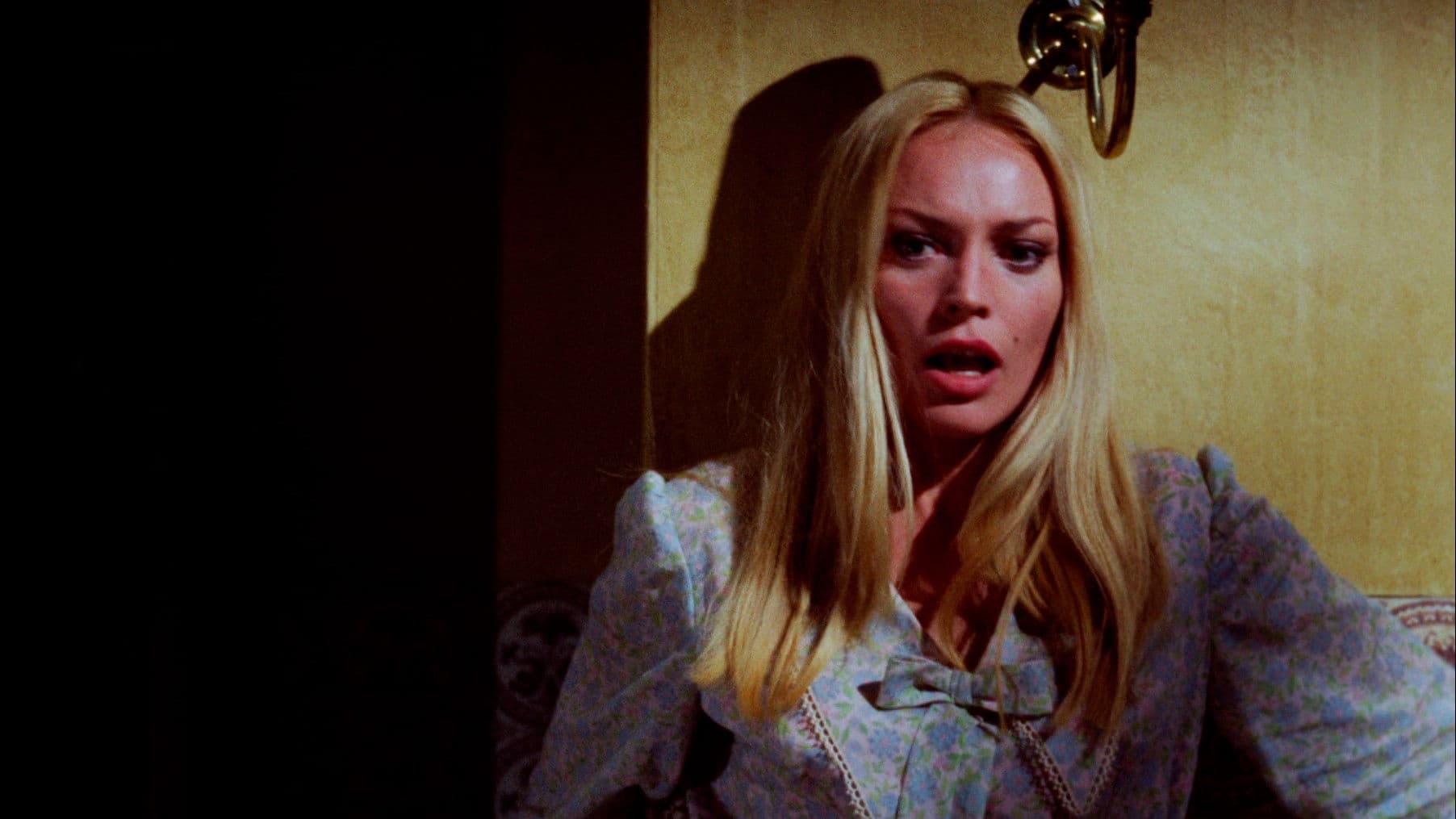 The Mummy's Shroud backdrop