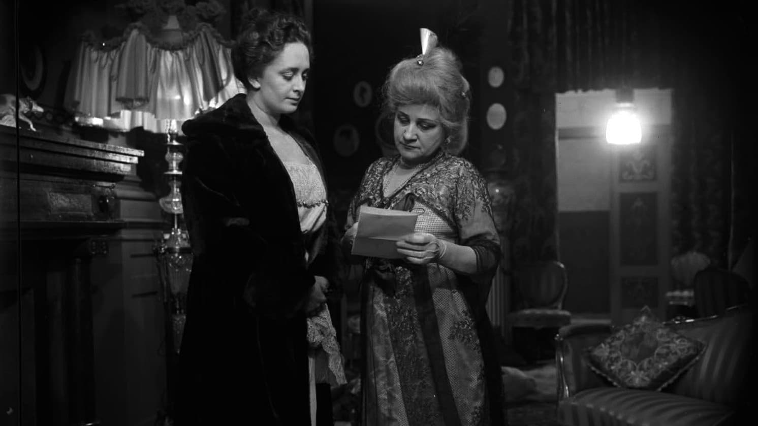 The Governor's Daughters backdrop