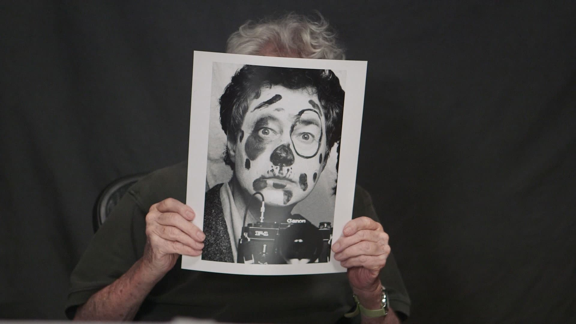 Elliott Erwitt - Silence Sounds Good backdrop