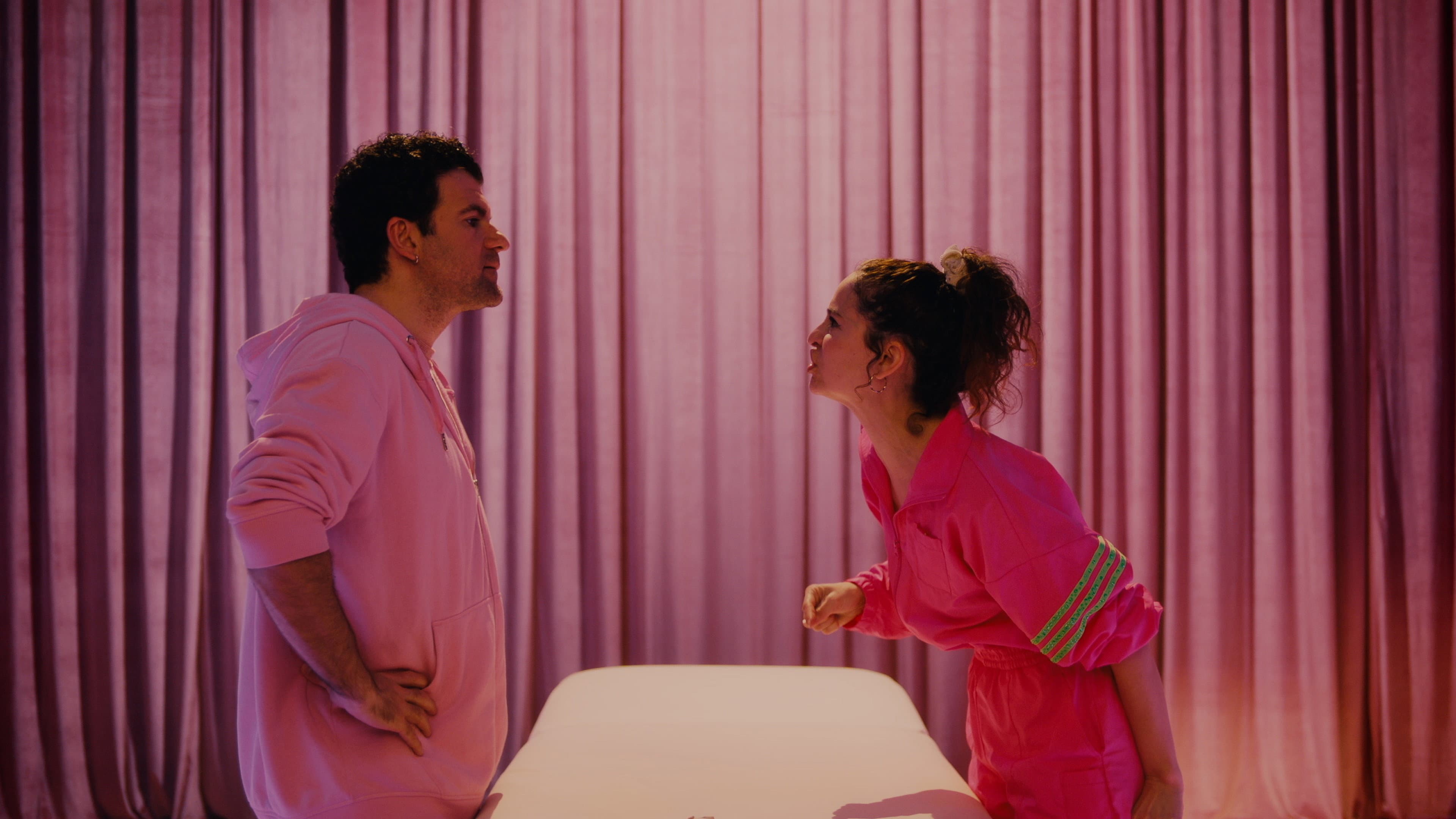 Sucia. Per què no vas fer res? backdrop