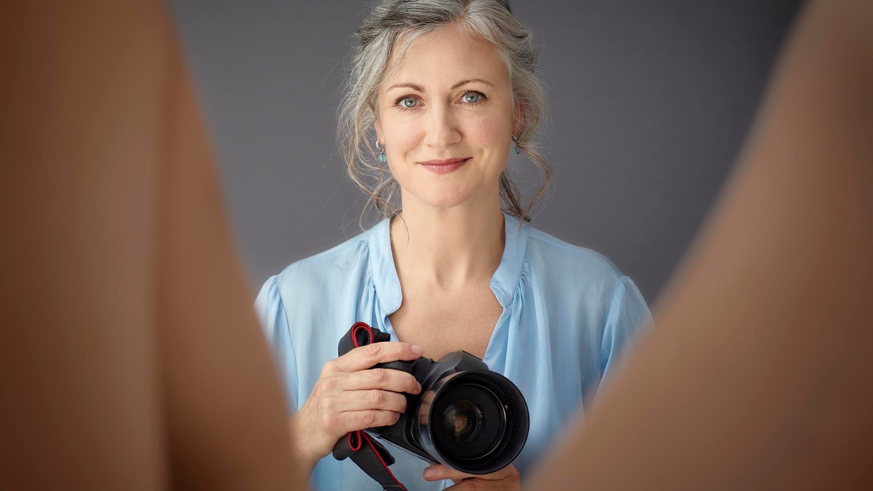 100 Vaginas backdrop