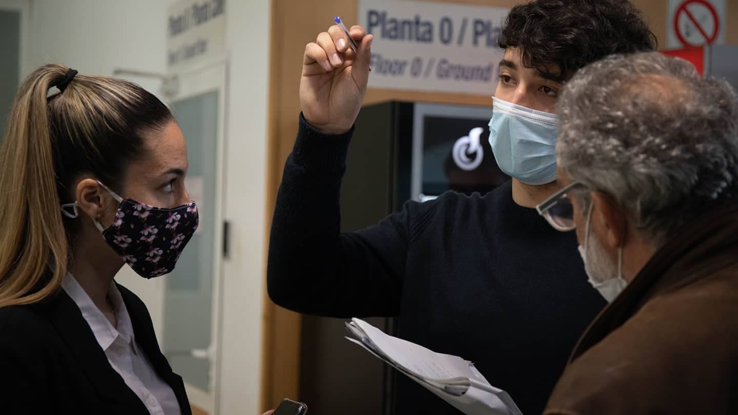 El peso de la existencia backdrop