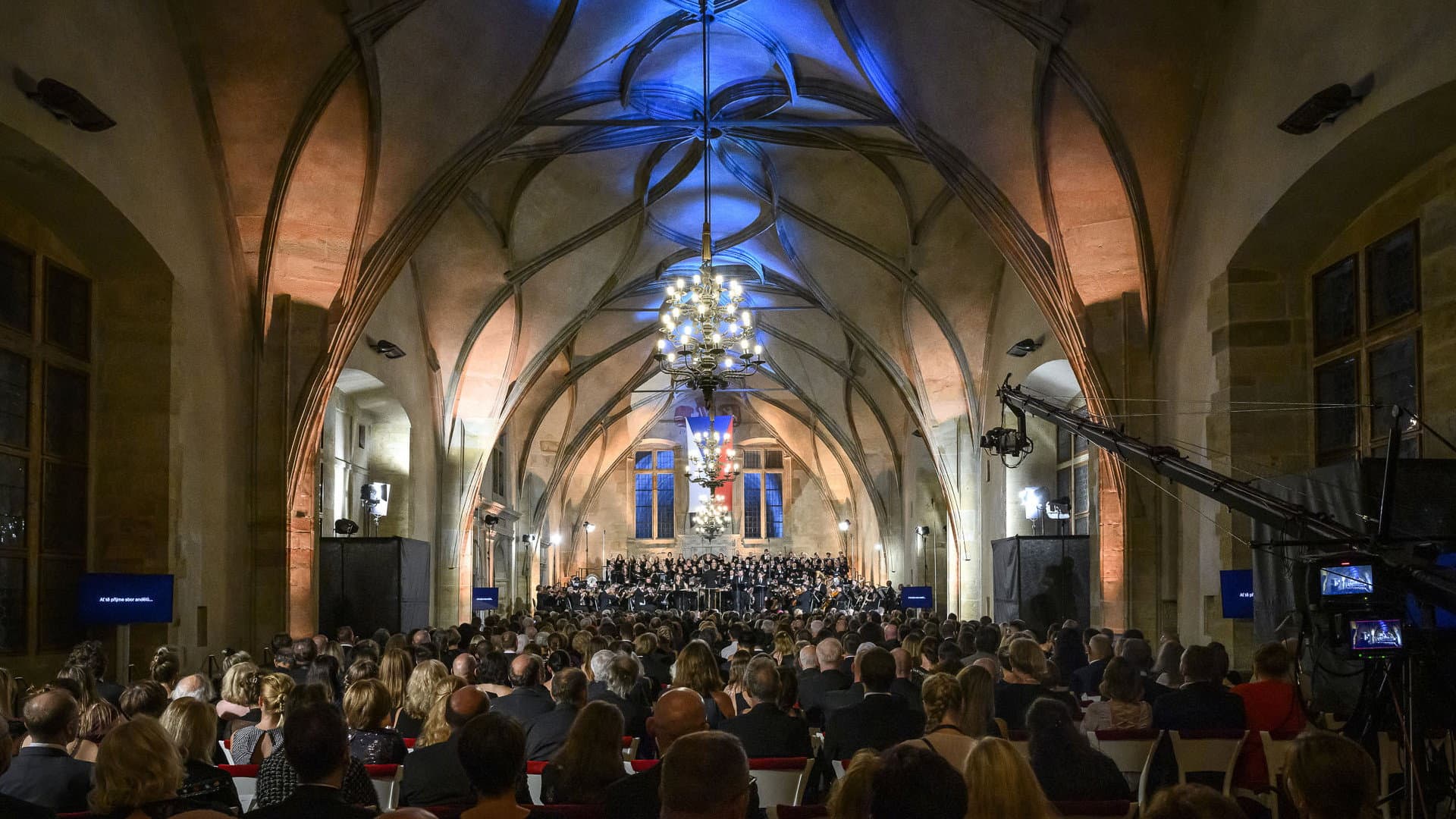 Benjamin Britten: Válečné rekviem backdrop